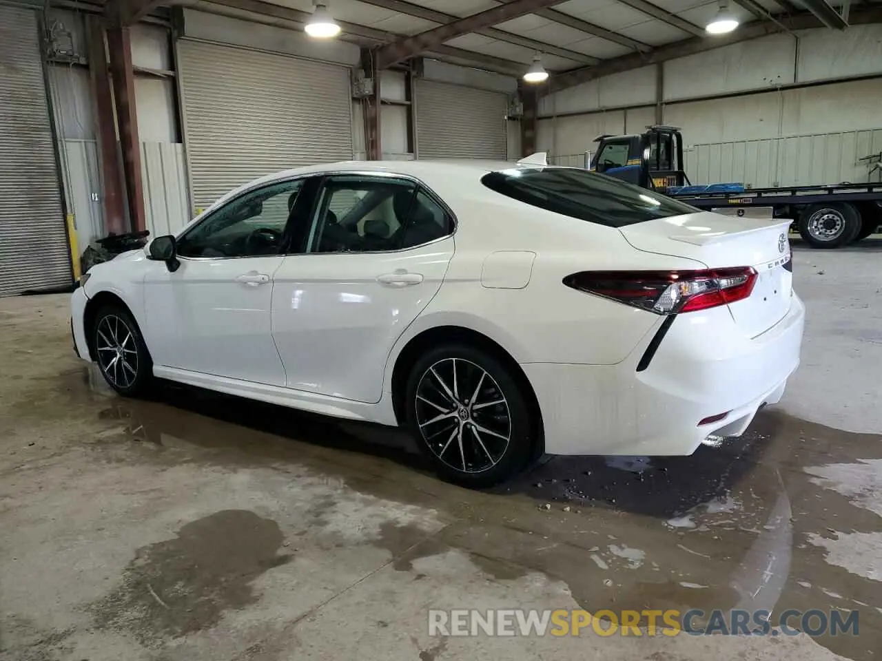 2 fotografías del automóvil dañado 4T1G11AKXPU824507 TOYOTA CAMRY 2023