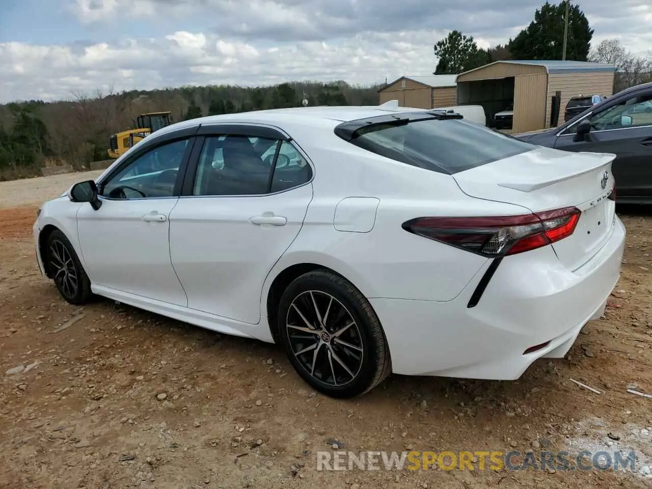 2 fotografías del automóvil dañado 4T1G11BK0PU084075 TOYOTA CAMRY 2023