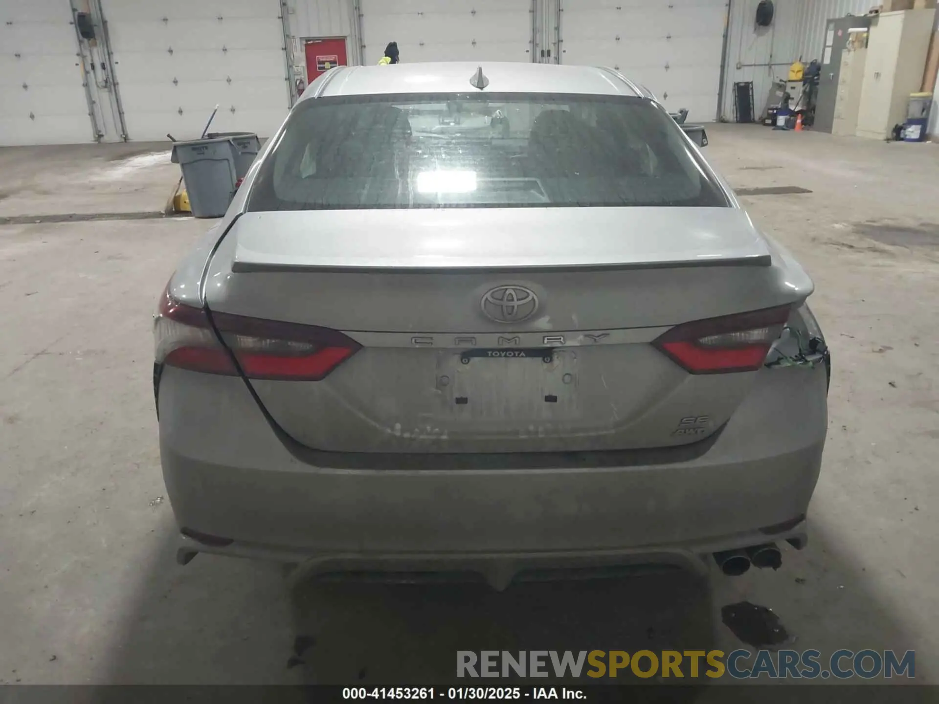16 fotografías del automóvil dañado 4T1G11BK1PU078589 TOYOTA CAMRY 2023