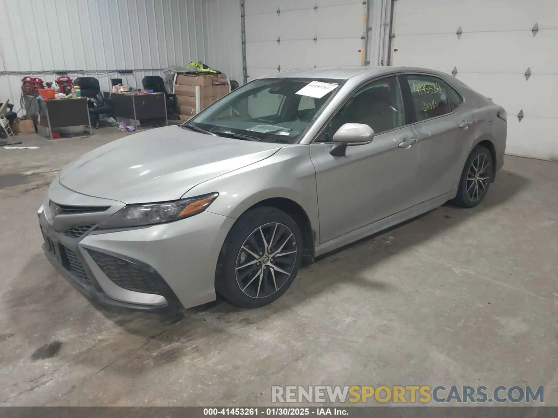 2 fotografías del automóvil dañado 4T1G11BK1PU078589 TOYOTA CAMRY 2023