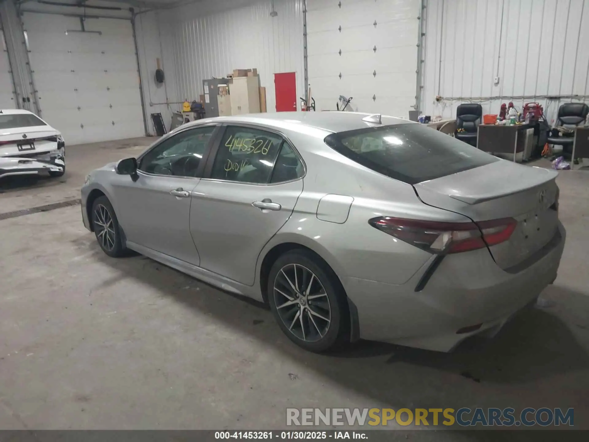 3 fotografías del automóvil dañado 4T1G11BK1PU078589 TOYOTA CAMRY 2023
