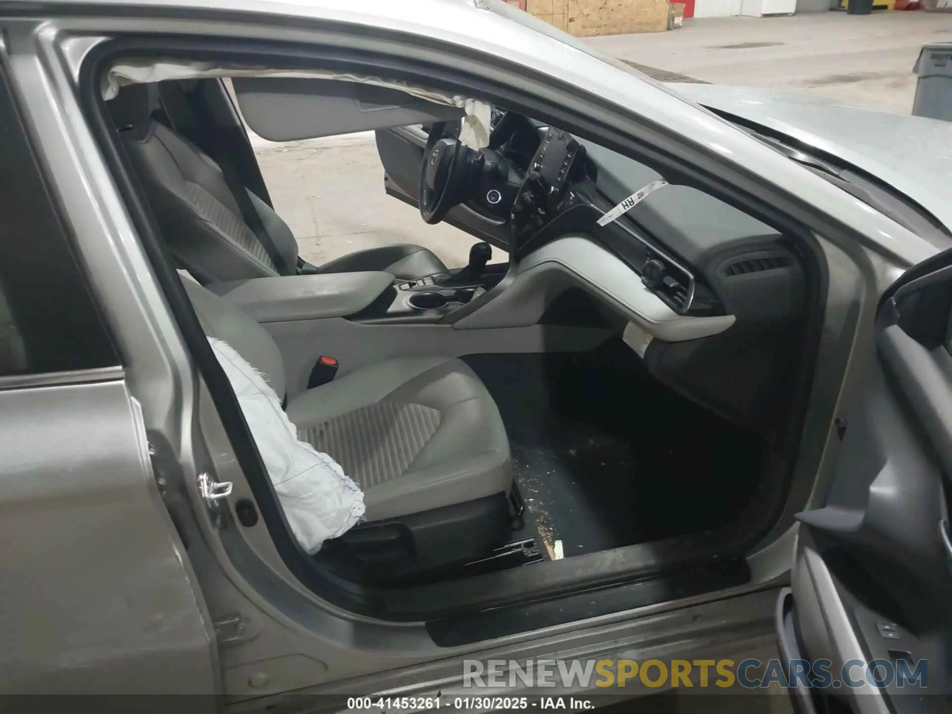 5 fotografías del automóvil dañado 4T1G11BK1PU078589 TOYOTA CAMRY 2023