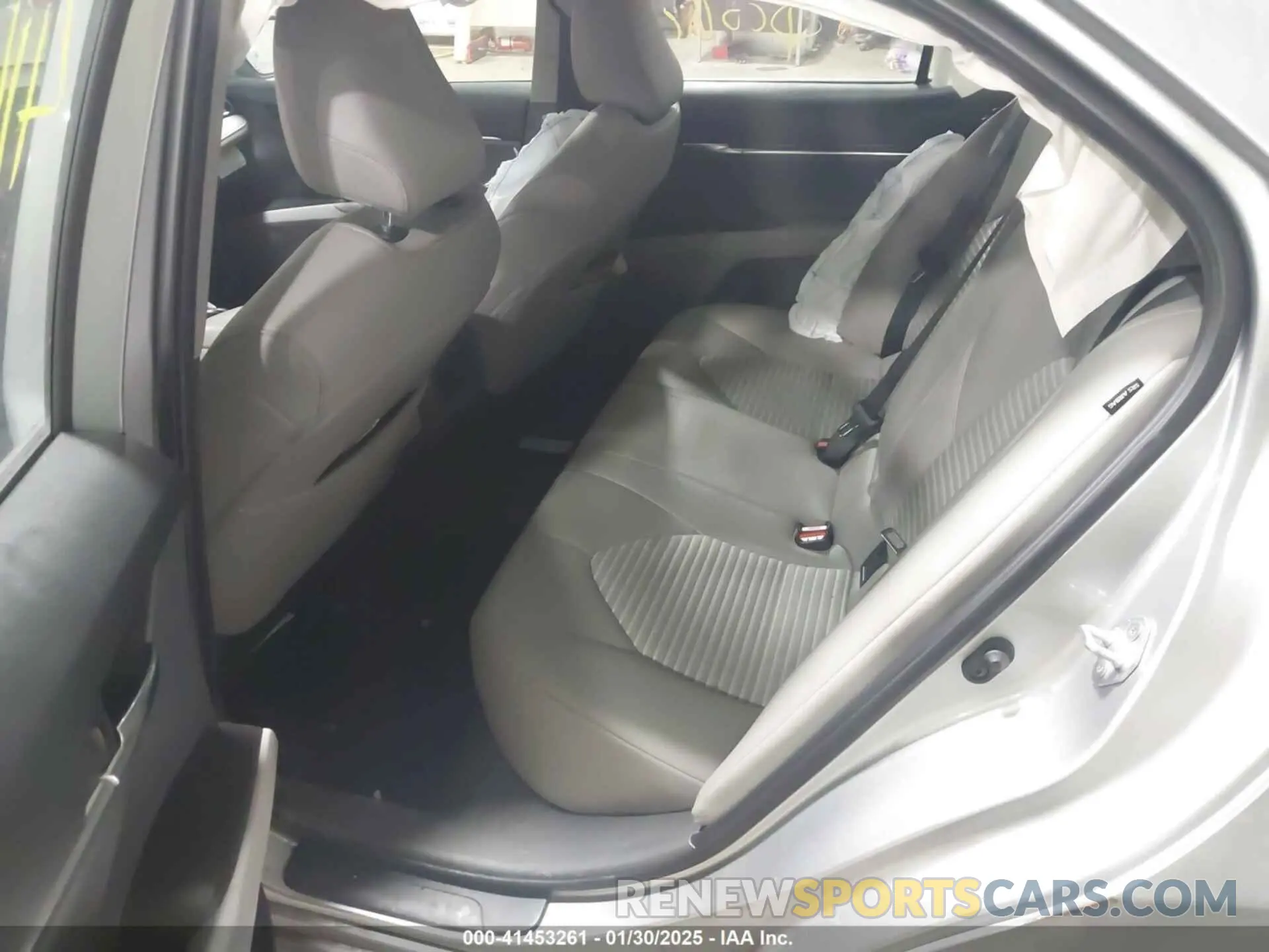 8 fotografías del automóvil dañado 4T1G11BK1PU078589 TOYOTA CAMRY 2023