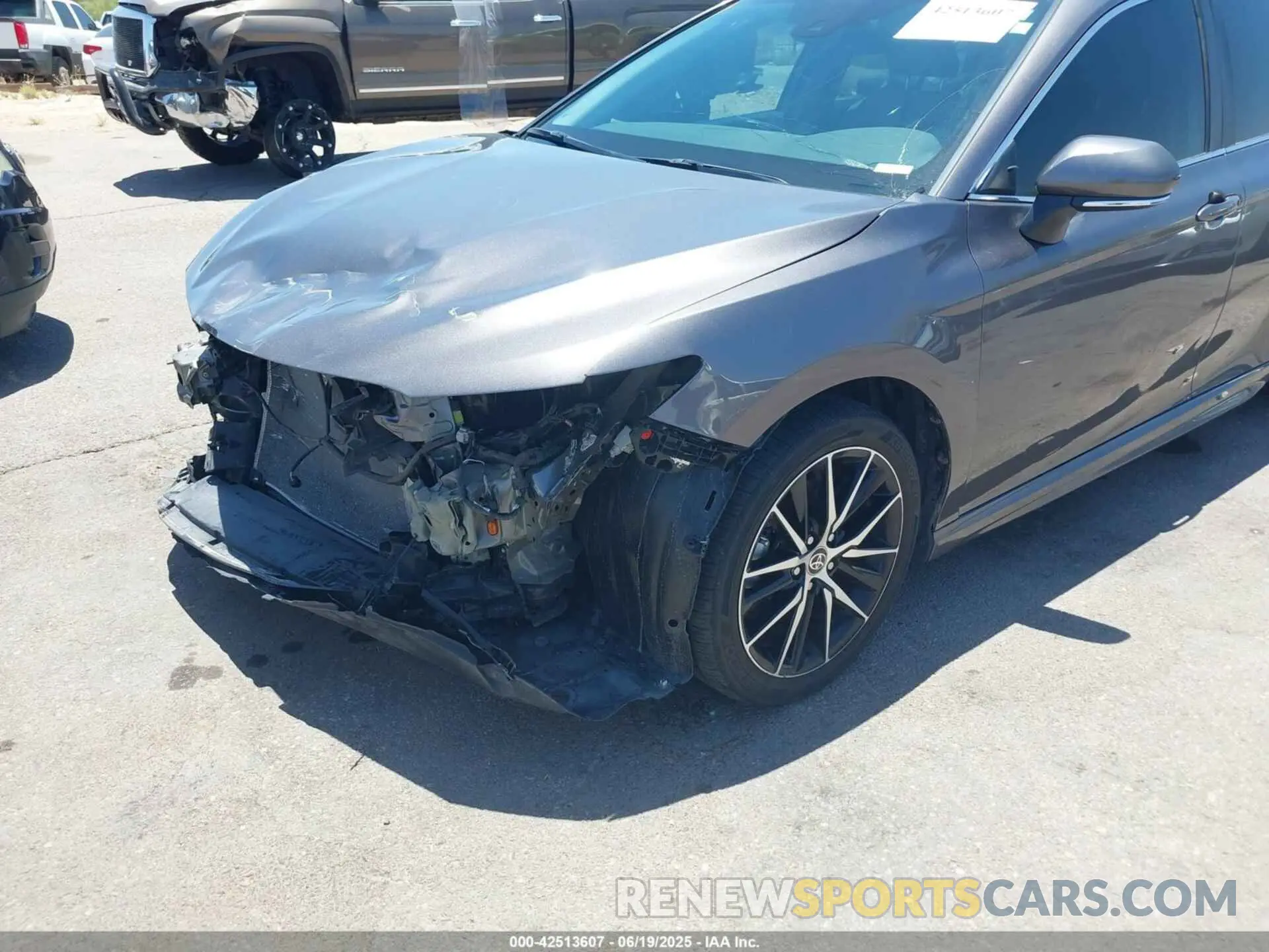 19 fotografías del automóvil dañado 4T1G11BK1PU086482 TOYOTA CAMRY 2023
