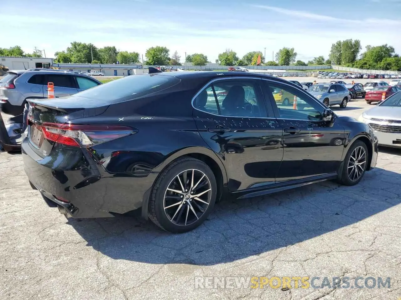 3 fotografías del automóvil dañado 4T1G11BK2PU084207 TOYOTA CAMRY 2023