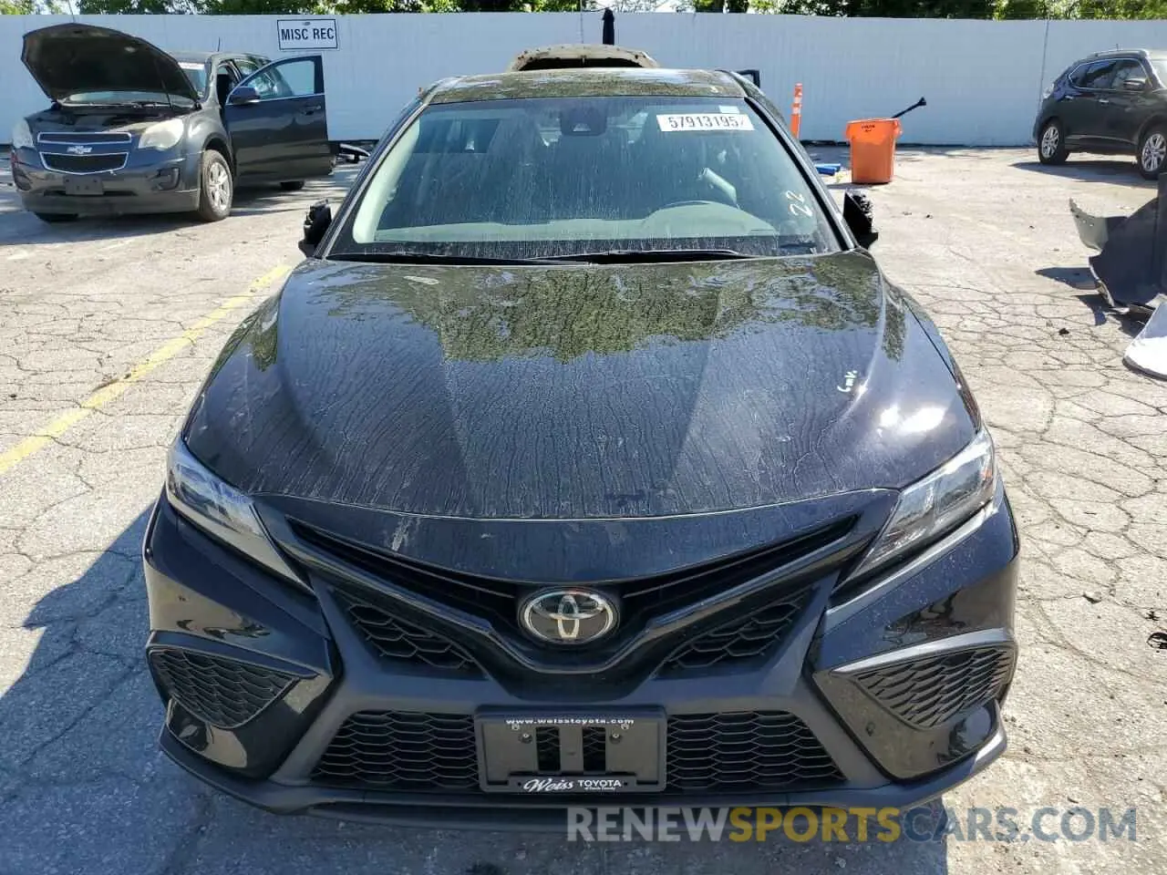 5 fotografías del automóvil dañado 4T1G11BK2PU084207 TOYOTA CAMRY 2023