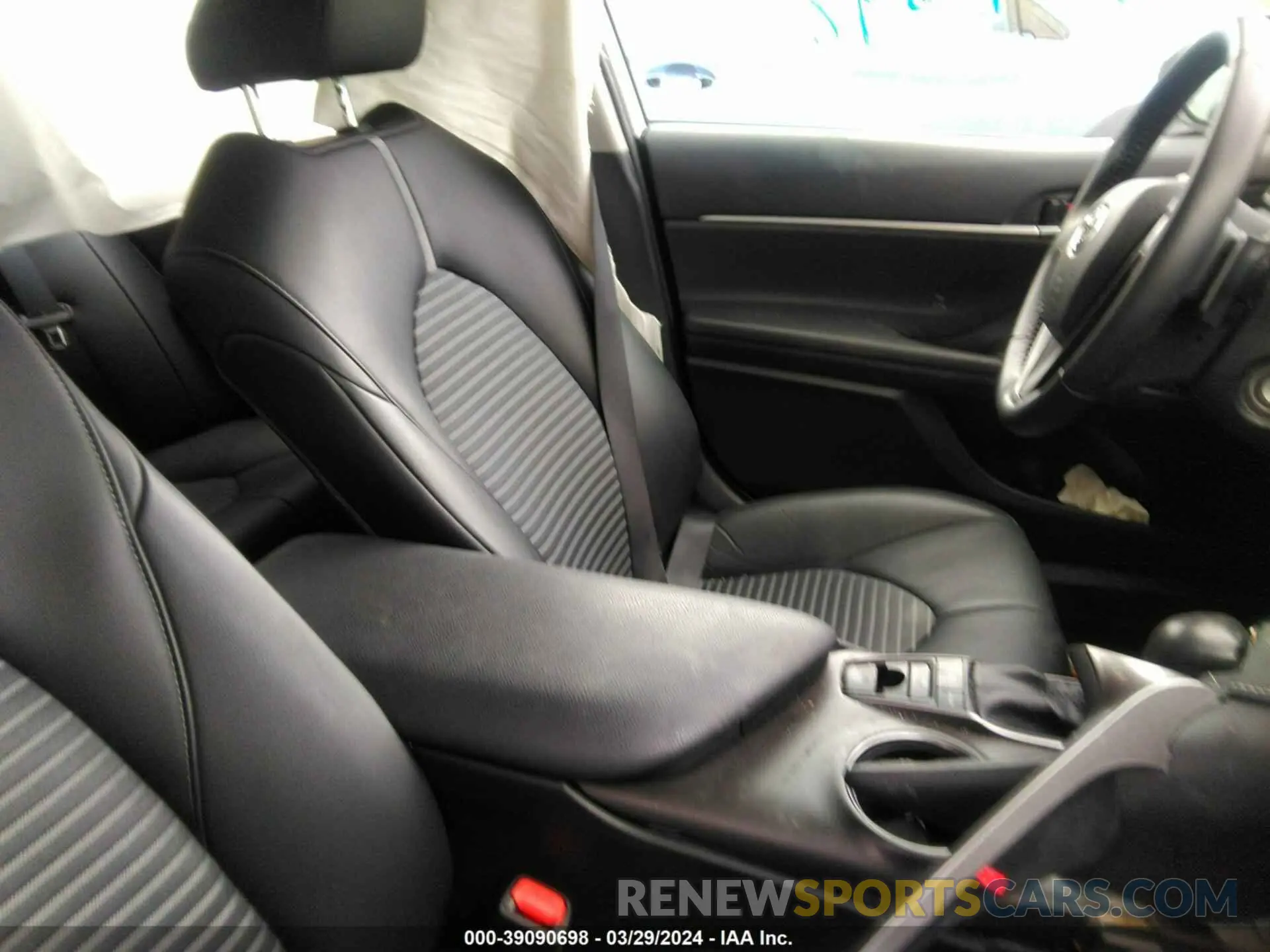 5 fotografías del automóvil dañado 4T1G11BK3PU092333 TOYOTA CAMRY 2023