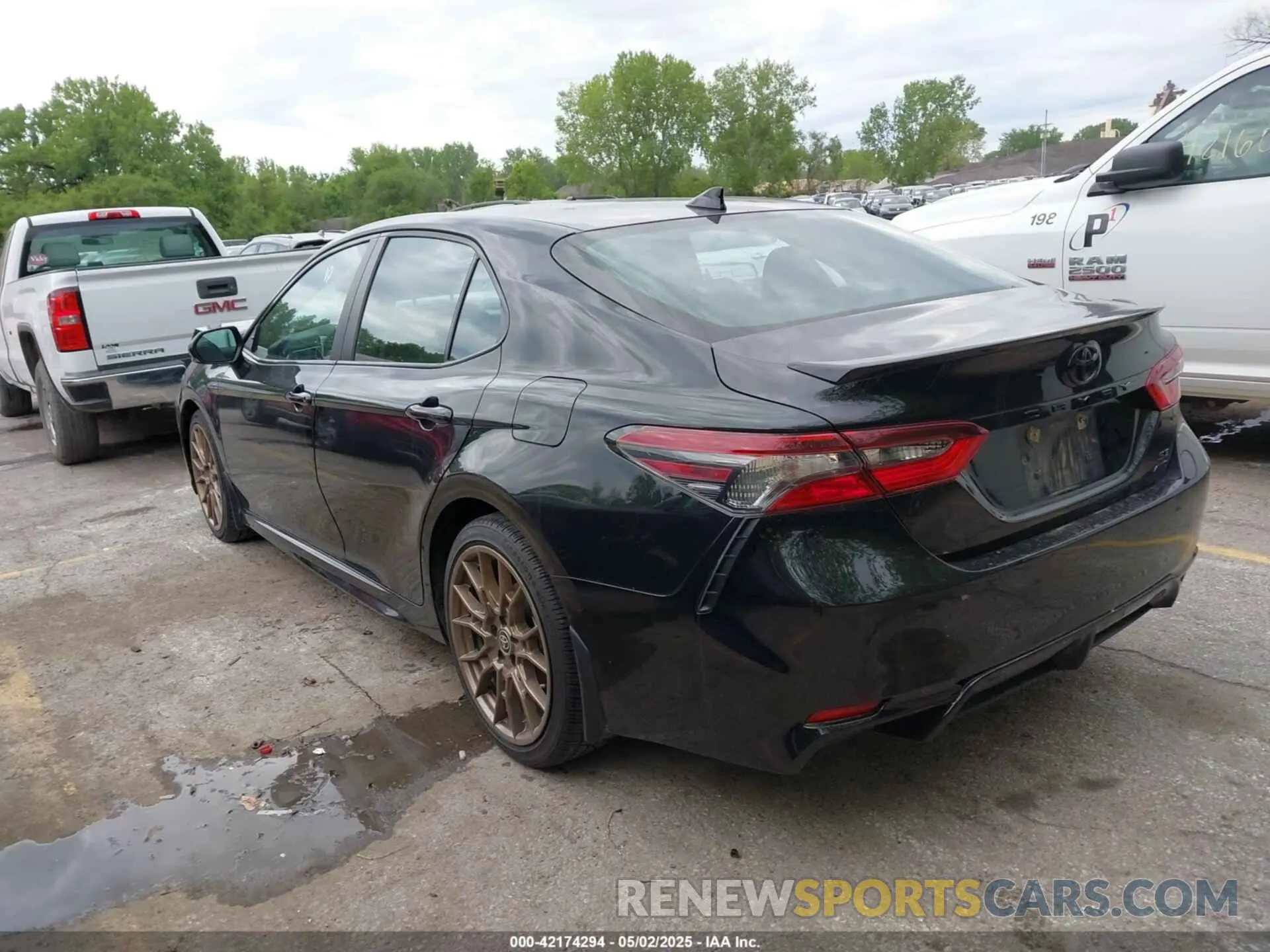 3 fotografías del automóvil dañado 4T1G11BK3PU103394 TOYOTA CAMRY 2023