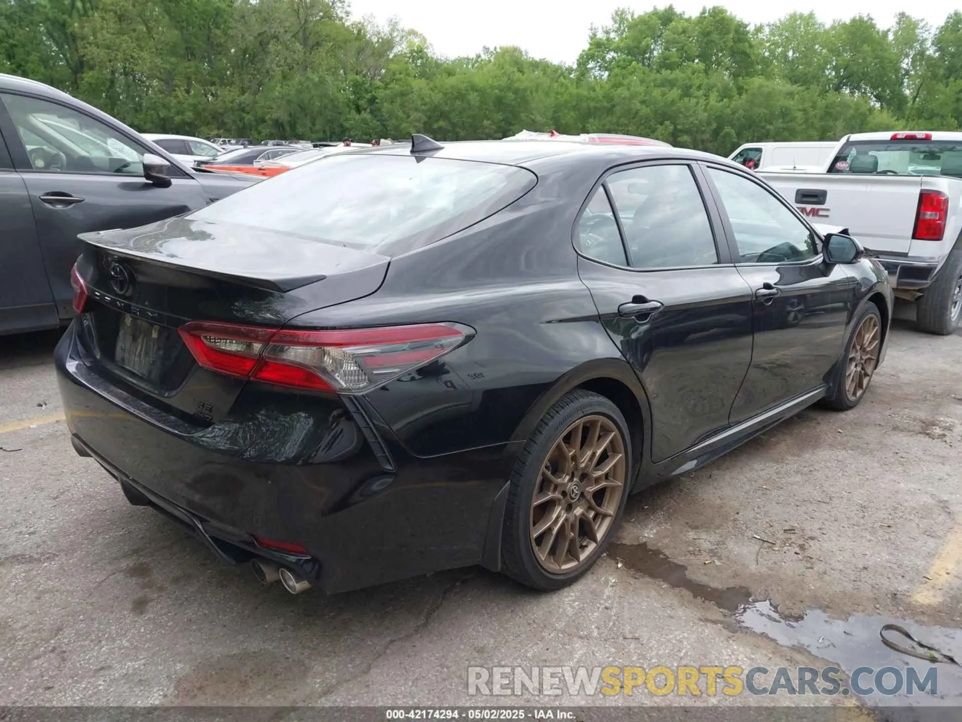 4 fotografías del automóvil dañado 4T1G11BK3PU103394 TOYOTA CAMRY 2023