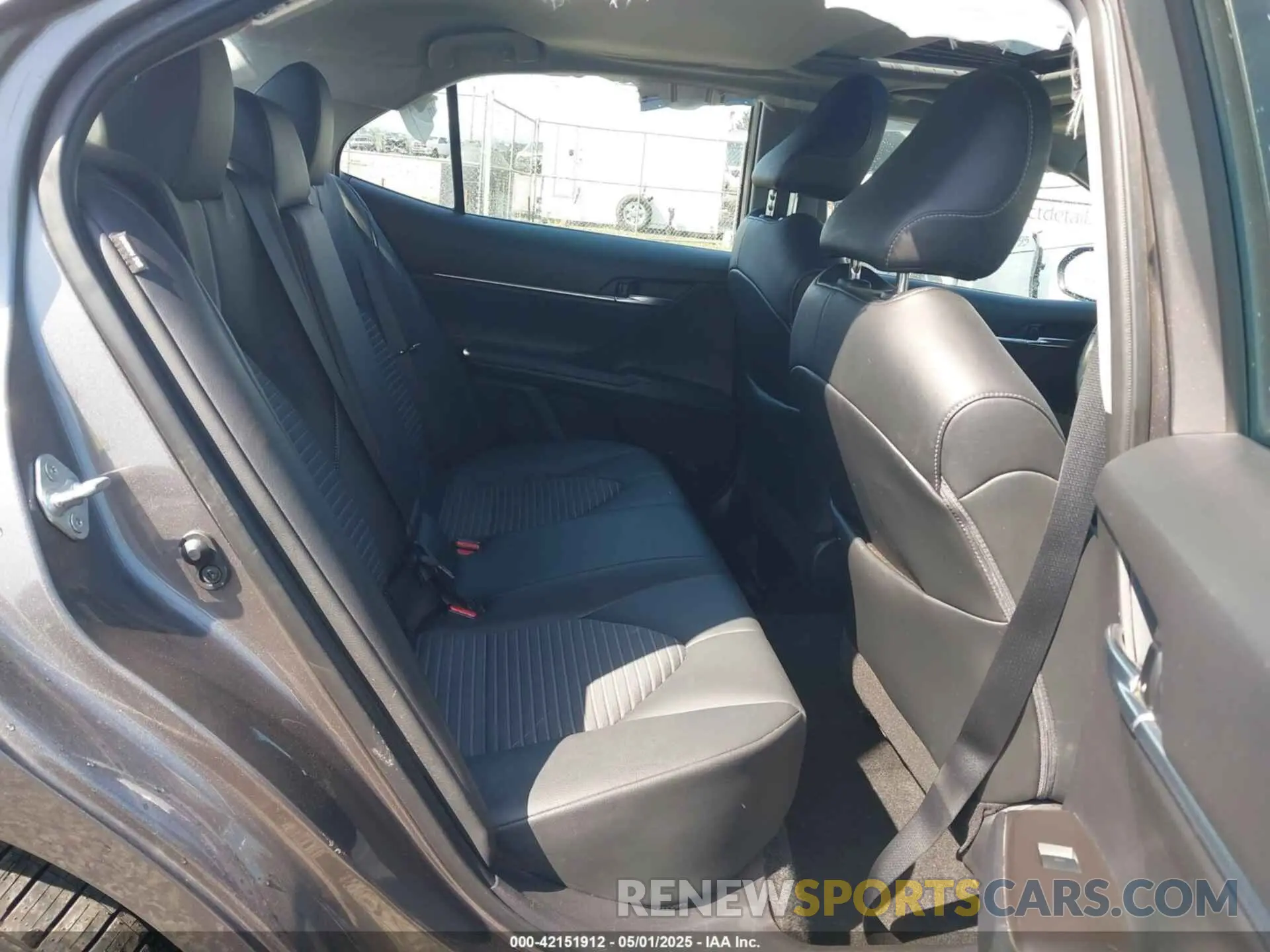 8 fotografías del automóvil dañado 4T1G11BK4PU077050 TOYOTA CAMRY 2023