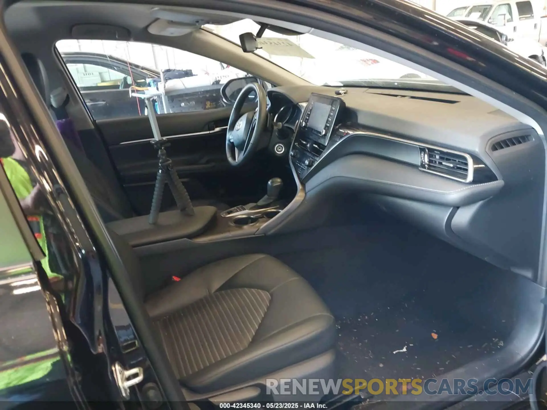 5 fotografías del automóvil dañado 4T1G11BK4PU088615 TOYOTA CAMRY 2023