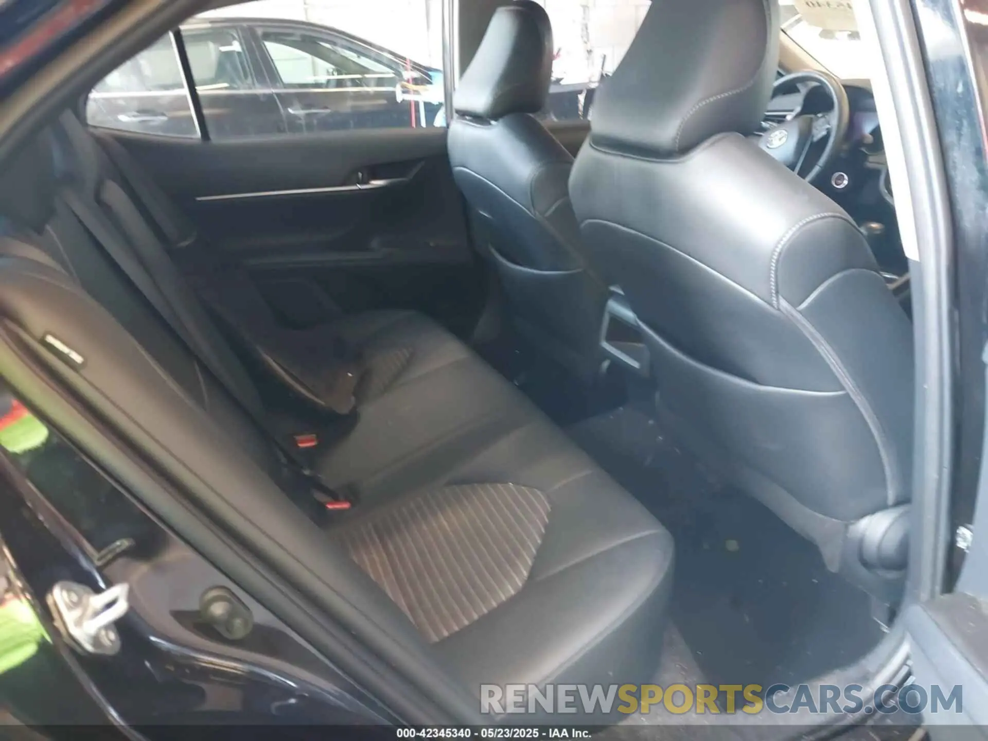 8 fotografías del automóvil dañado 4T1G11BK4PU088615 TOYOTA CAMRY 2023