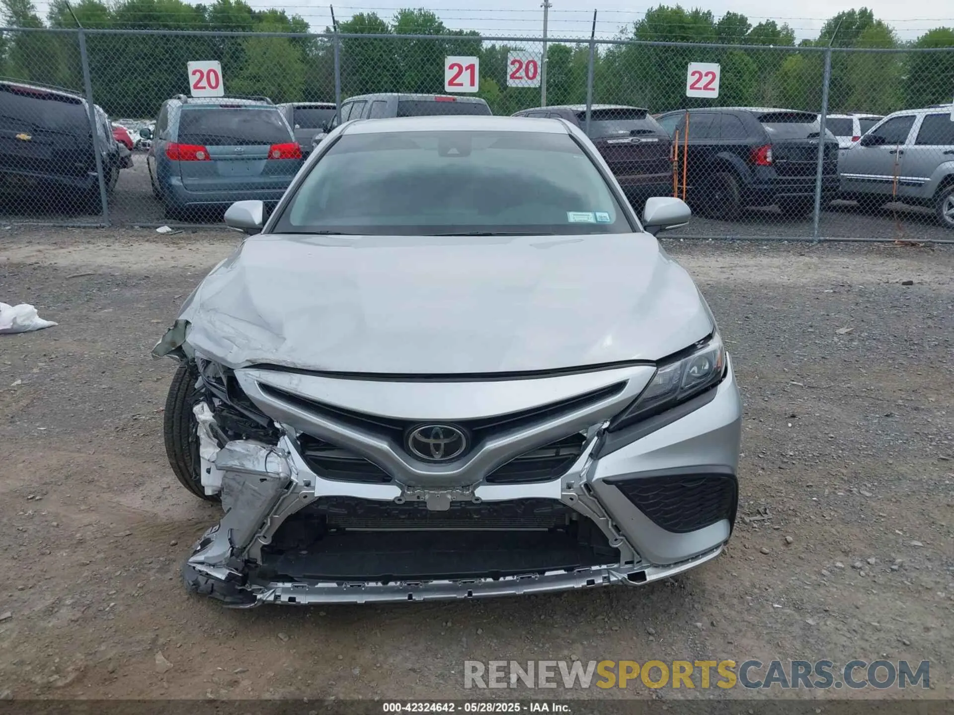 13 fotografías del automóvil dañado 4T1G11BK4PU089652 TOYOTA CAMRY 2023