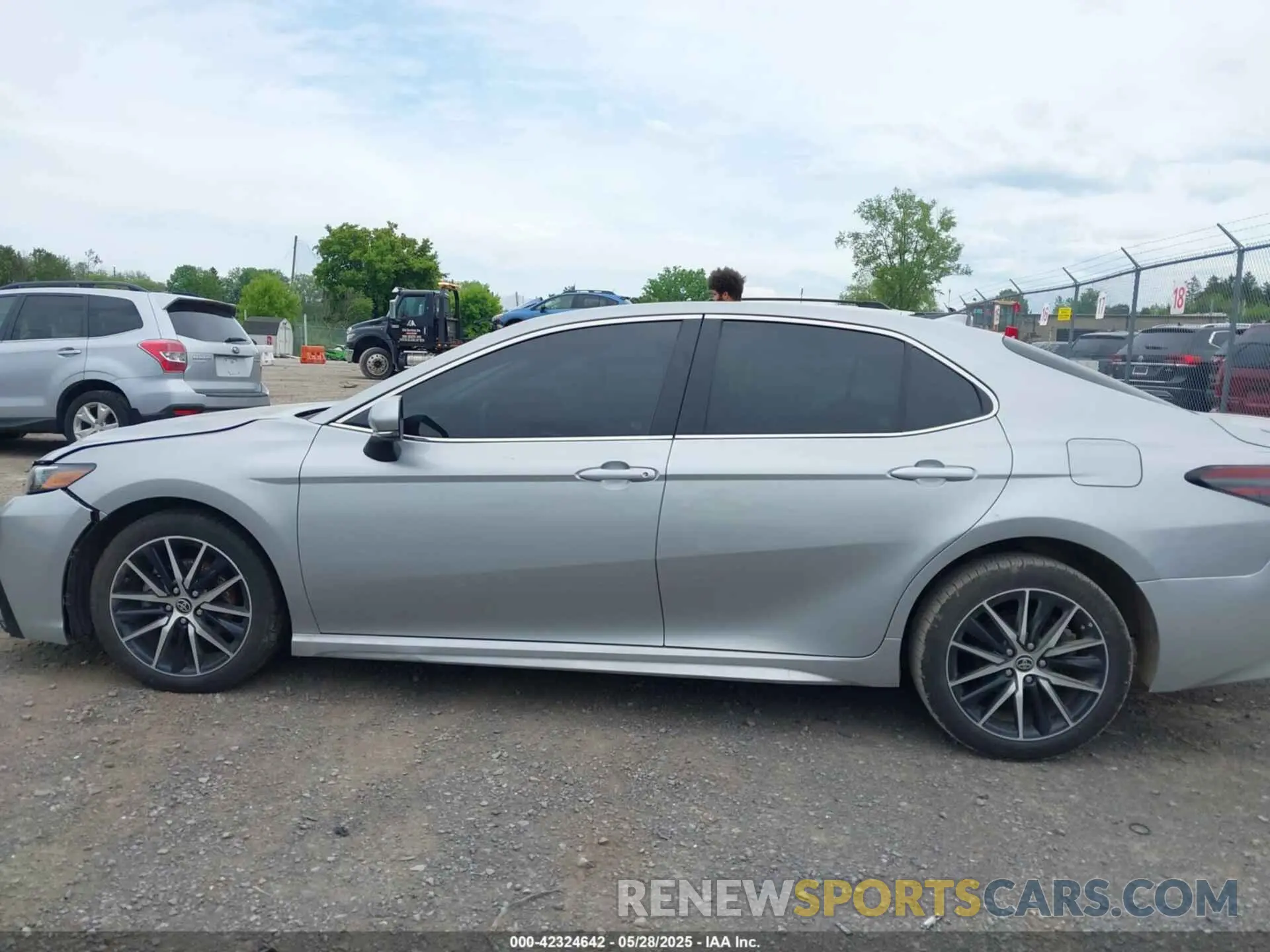 15 fotografías del automóvil dañado 4T1G11BK4PU089652 TOYOTA CAMRY 2023