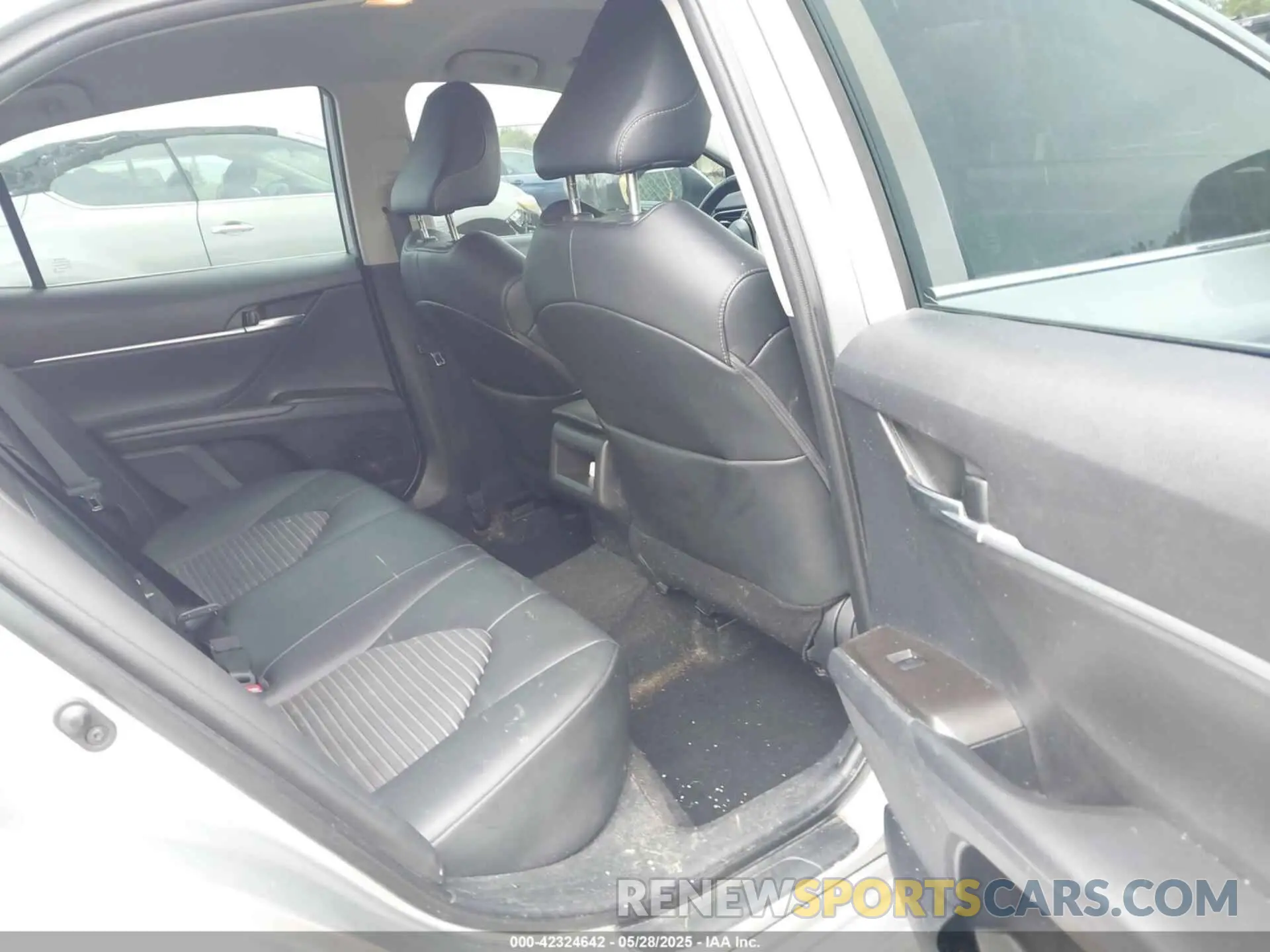 8 fotografías del automóvil dañado 4T1G11BK4PU089652 TOYOTA CAMRY 2023