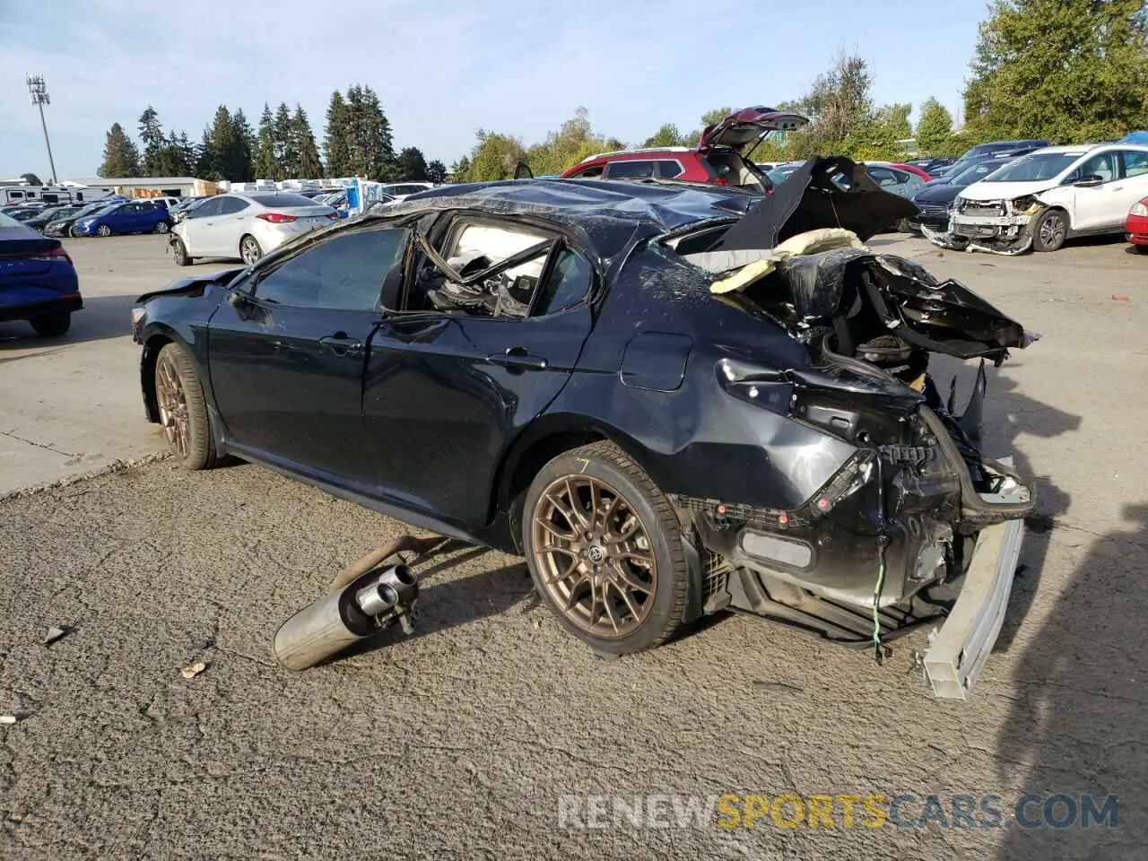 2 fotografías del automóvil dañado 4T1G11BK5PU079857 TOYOTA CAMRY 2023