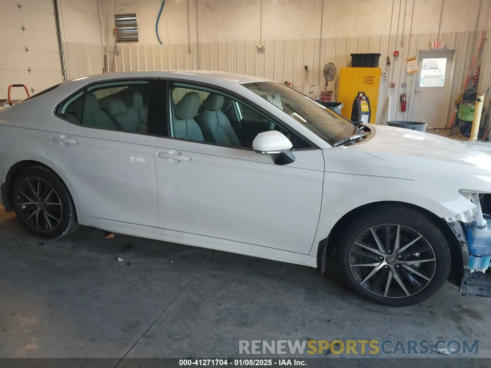 13 fotografías del automóvil dañado 4T1G11BK5PU106393 TOYOTA CAMRY 2023