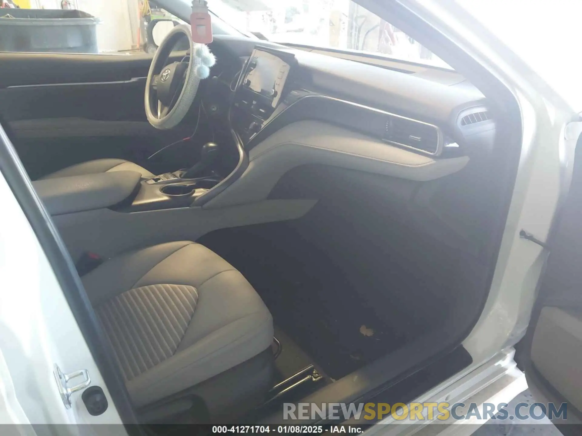 5 fotografías del automóvil dañado 4T1G11BK5PU106393 TOYOTA CAMRY 2023