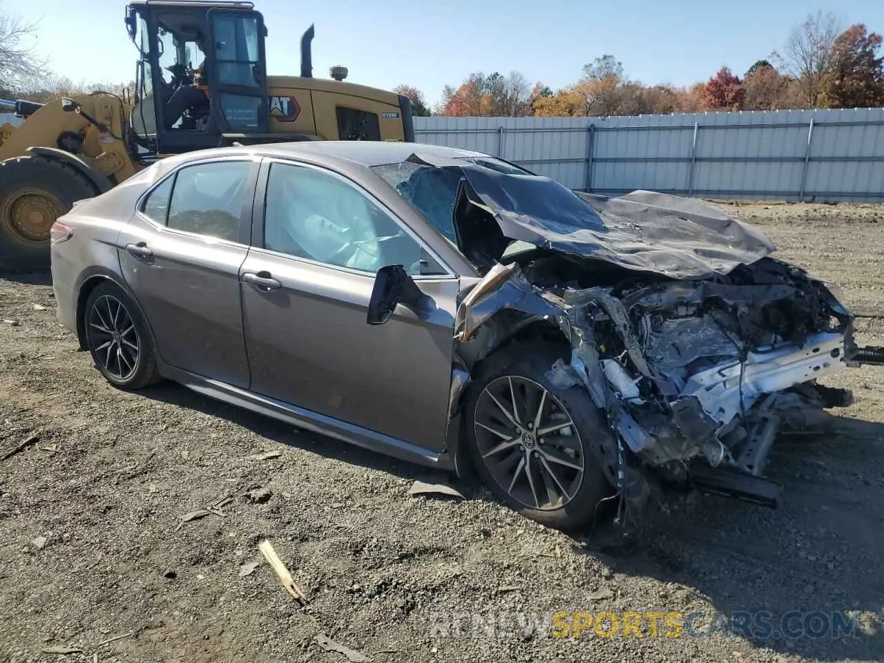 4 fotografías del automóvil dañado 4T1G11BK6PU101834 TOYOTA CAMRY 2023