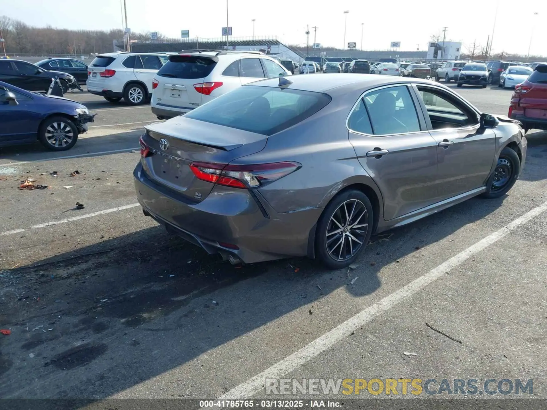 4 fotografías del automóvil dañado 4T1G11BK7PU077382 TOYOTA CAMRY 2023
