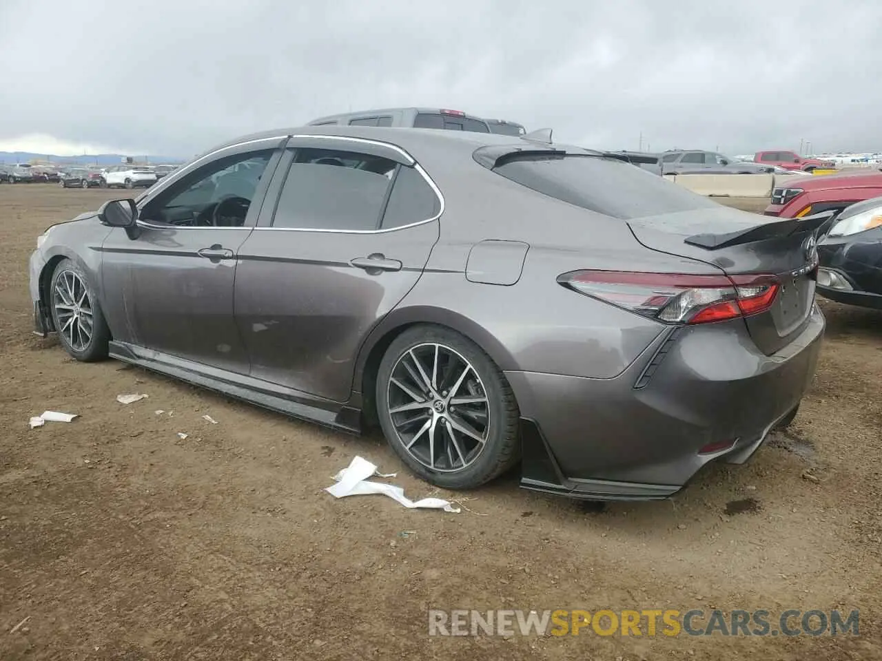 2 fotografías del automóvil dañado 4T1G11BK7PU094859 TOYOTA CAMRY 2023
