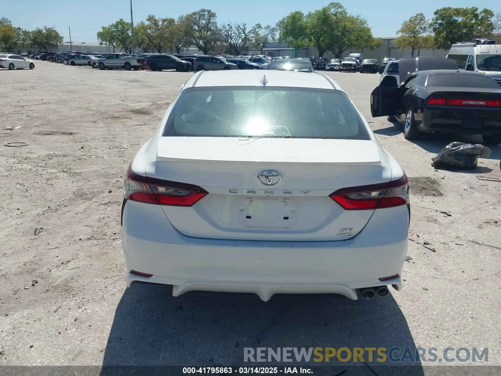 15 fotografías del automóvil dañado 4T1G11BK7PU097308 TOYOTA CAMRY 2023