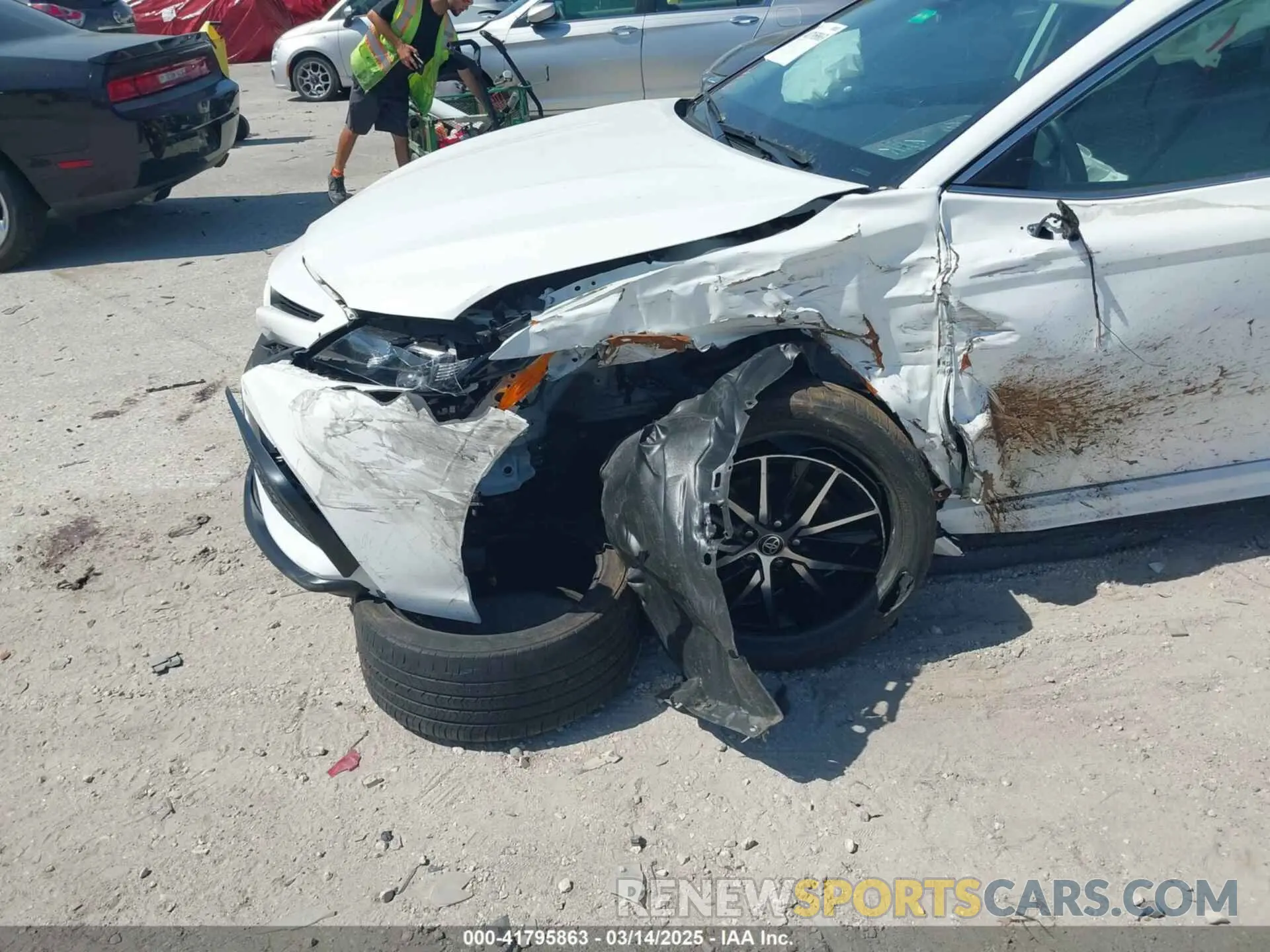 6 fotografías del automóvil dañado 4T1G11BK7PU097308 TOYOTA CAMRY 2023