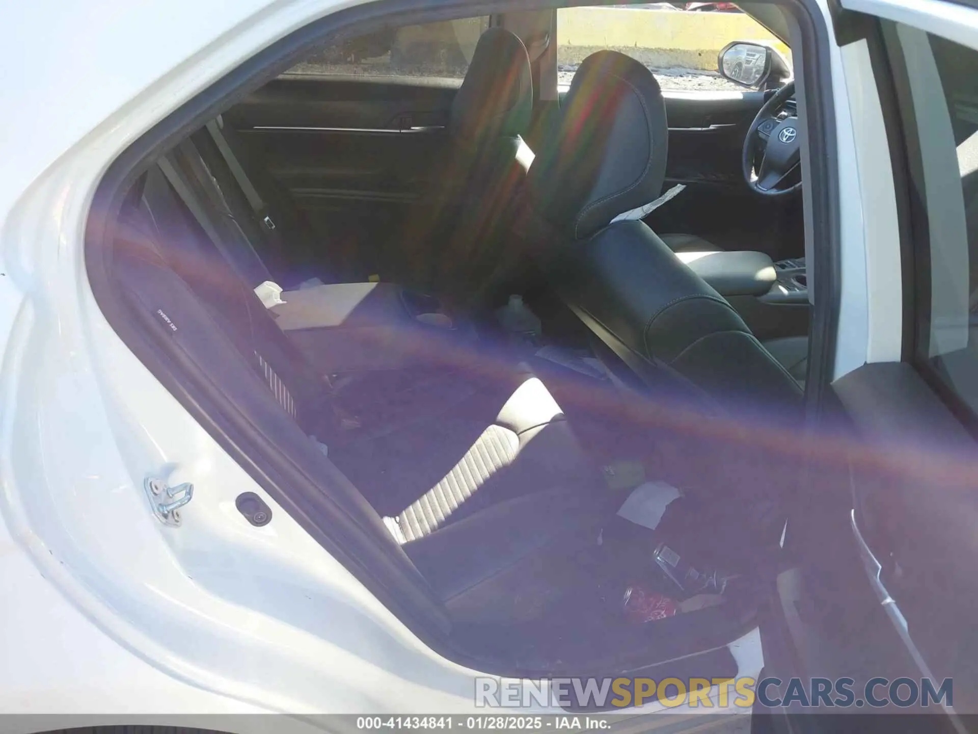 8 fotografías del automóvil dañado 4T1G11BK8PU084759 TOYOTA CAMRY 2023