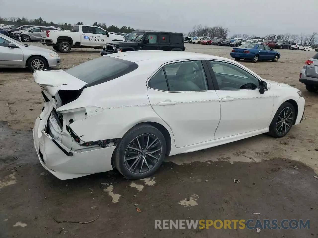 3 fotografías del automóvil dañado 4T1G11BK8PU098645 TOYOTA CAMRY 2023