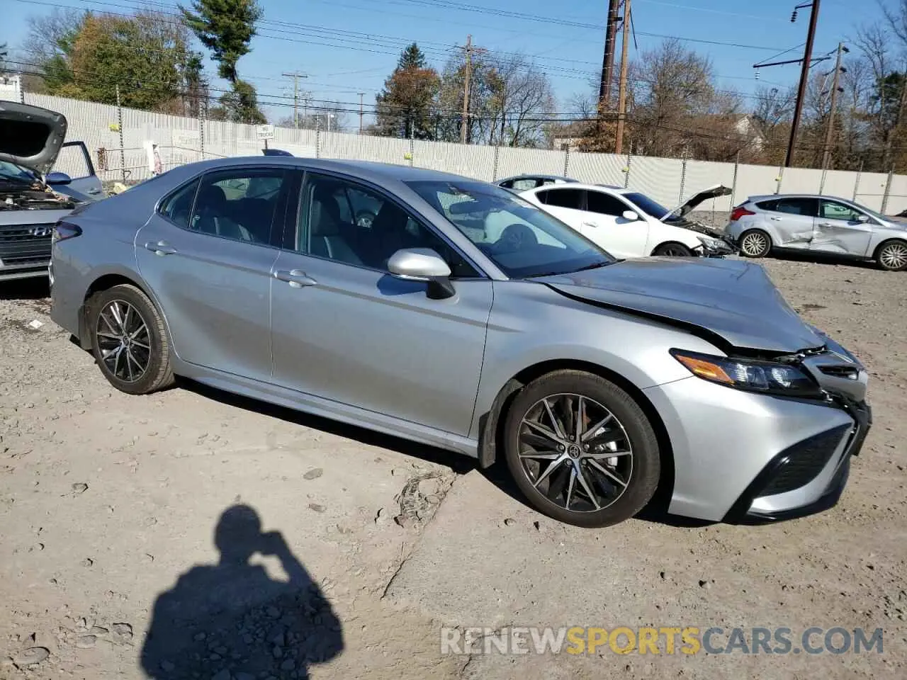 4 fotografías del automóvil dañado 4T1G11BK9PU075181 TOYOTA CAMRY 2023