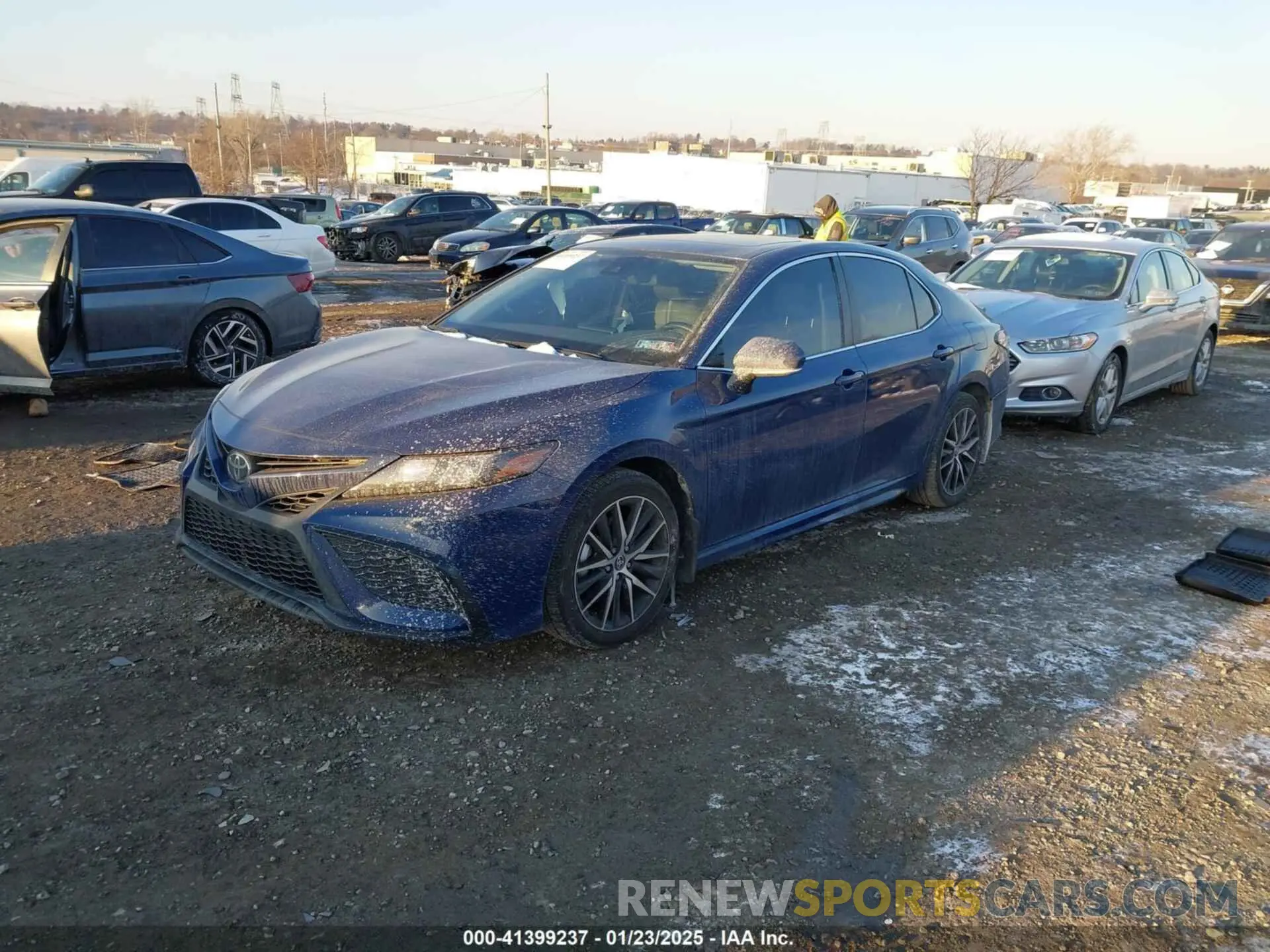 2 fotografías del automóvil dañado 4T1G11BK9PU090215 TOYOTA CAMRY 2023