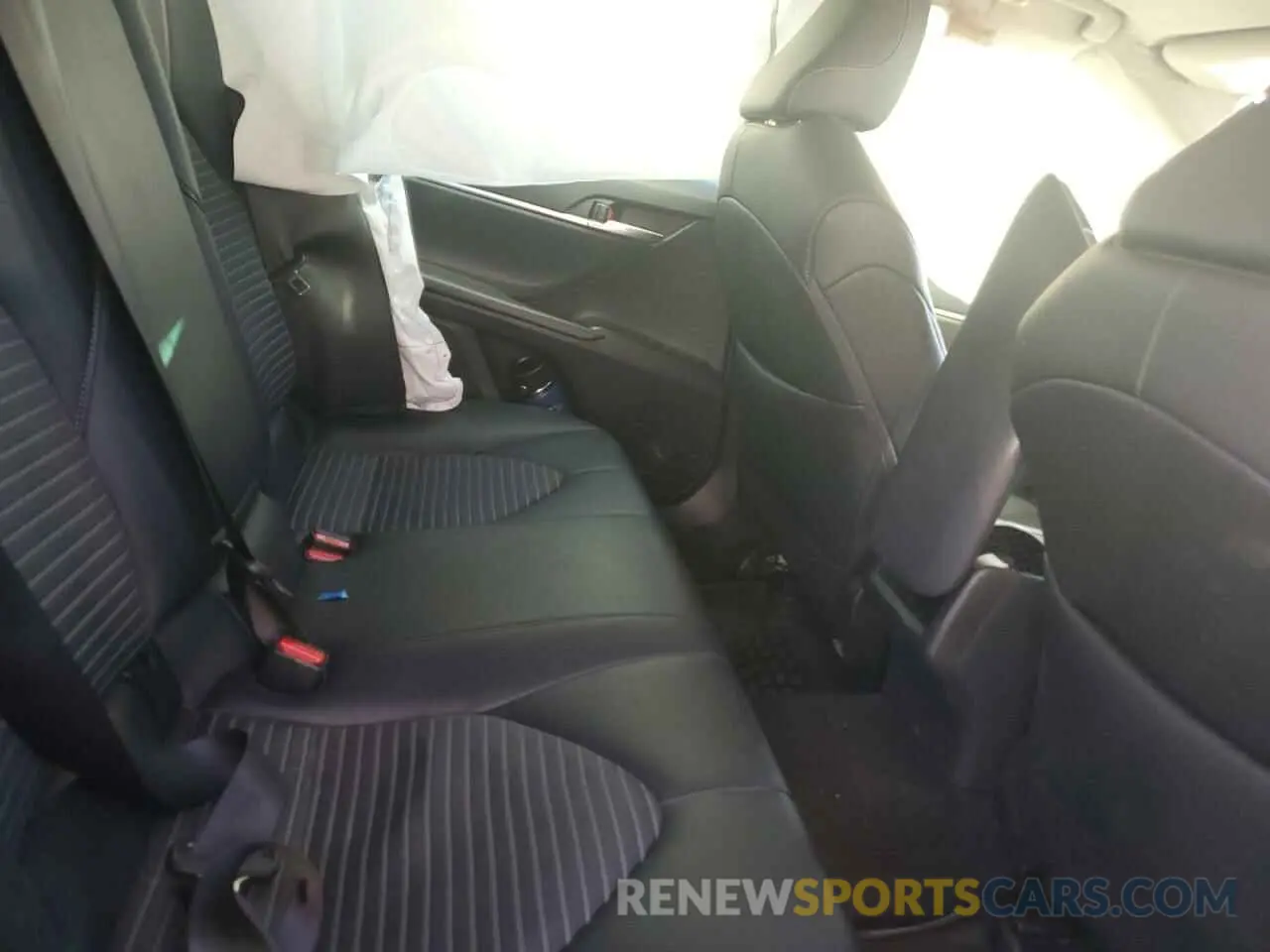 10 fotografías del automóvil dañado 4T1G11BK9PU103433 TOYOTA CAMRY 2023