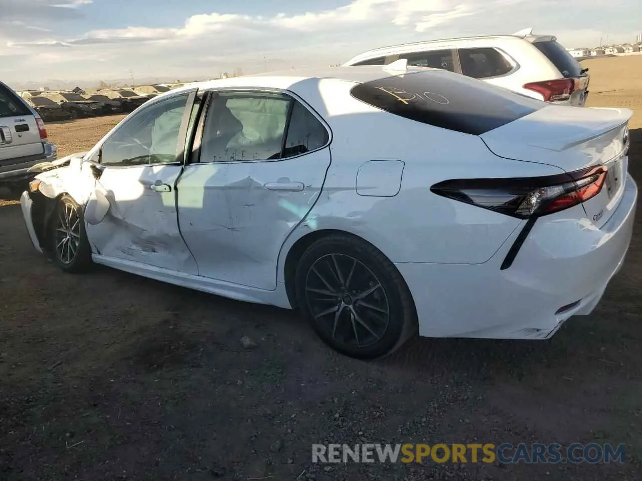 2 fotografías del automóvil dañado 4T1G11BK9PU103433 TOYOTA CAMRY 2023