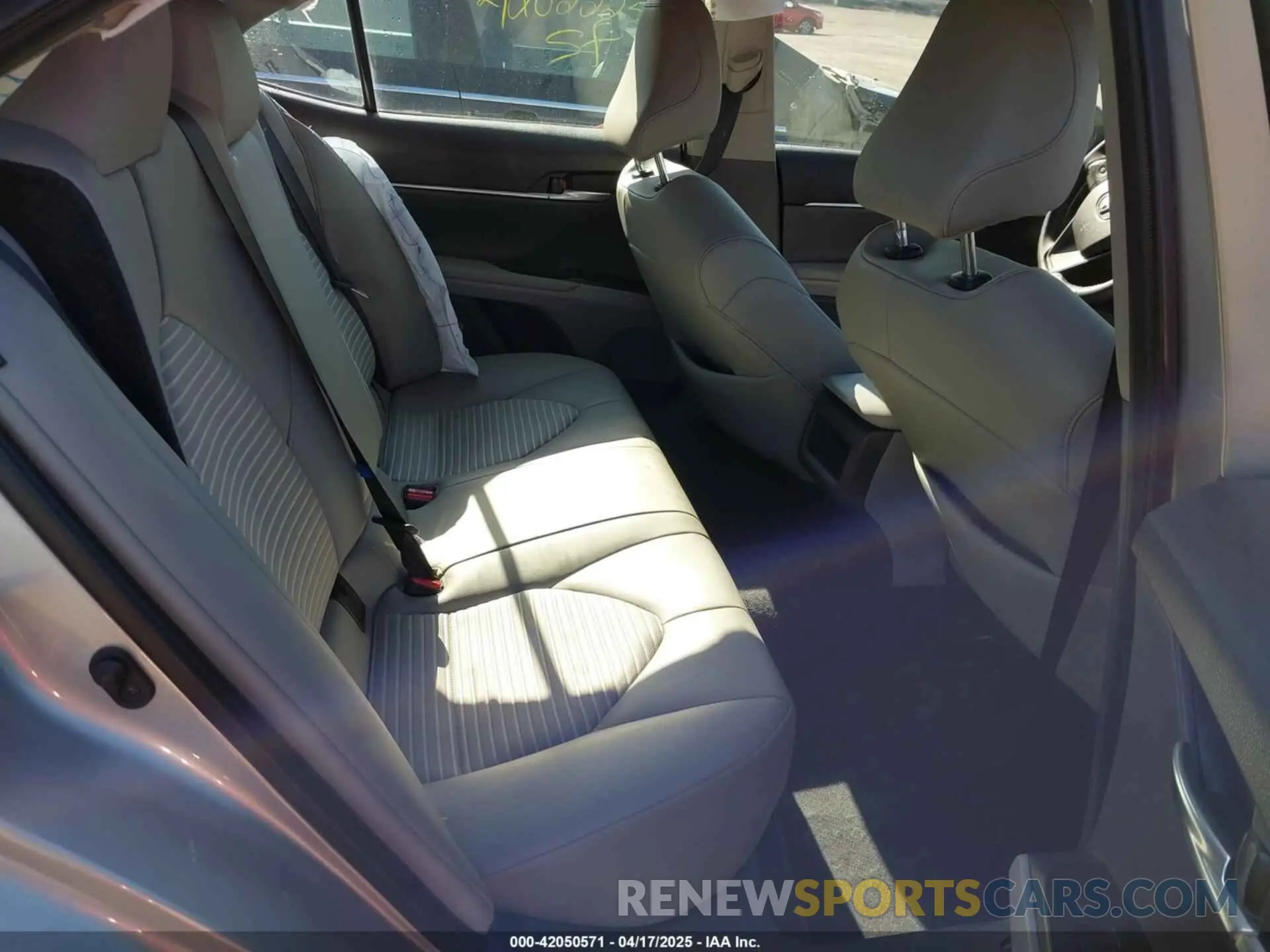 8 fotografías del automóvil dañado 4T1G11BKXPU098596 TOYOTA CAMRY 2023