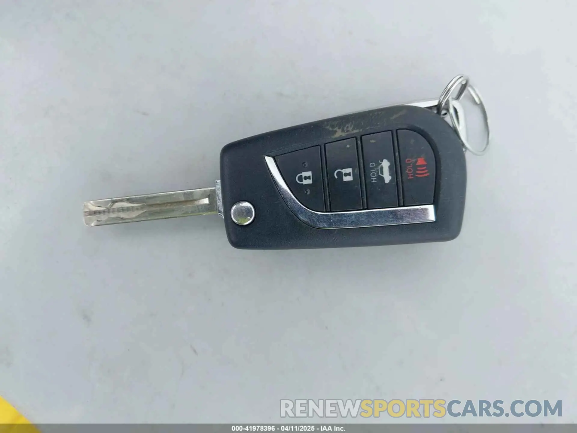 11 fotografías del automóvil dañado 4T1G11BKXPU103277 TOYOTA CAMRY 2023