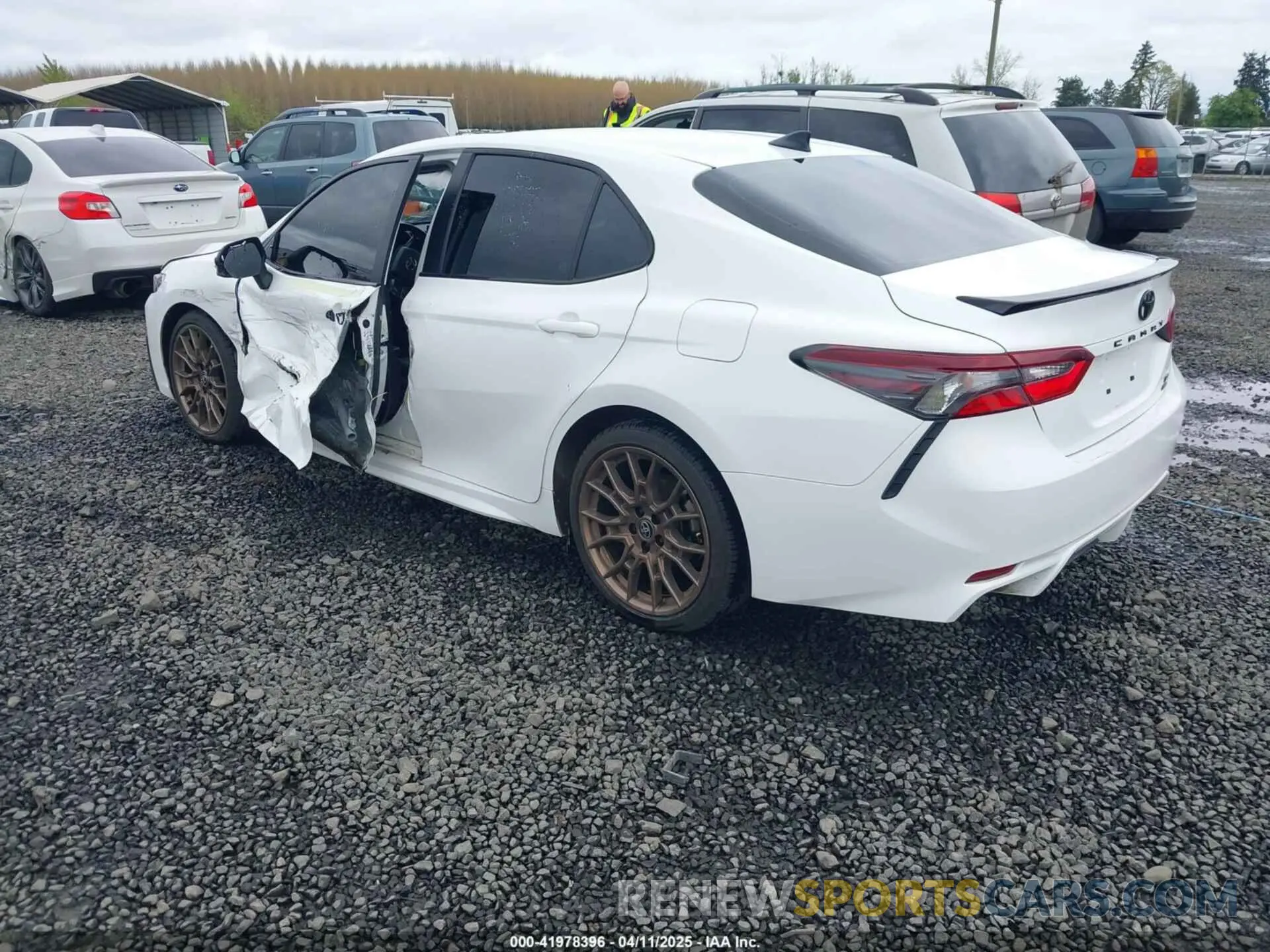 3 fotografías del automóvil dañado 4T1G11BKXPU103277 TOYOTA CAMRY 2023