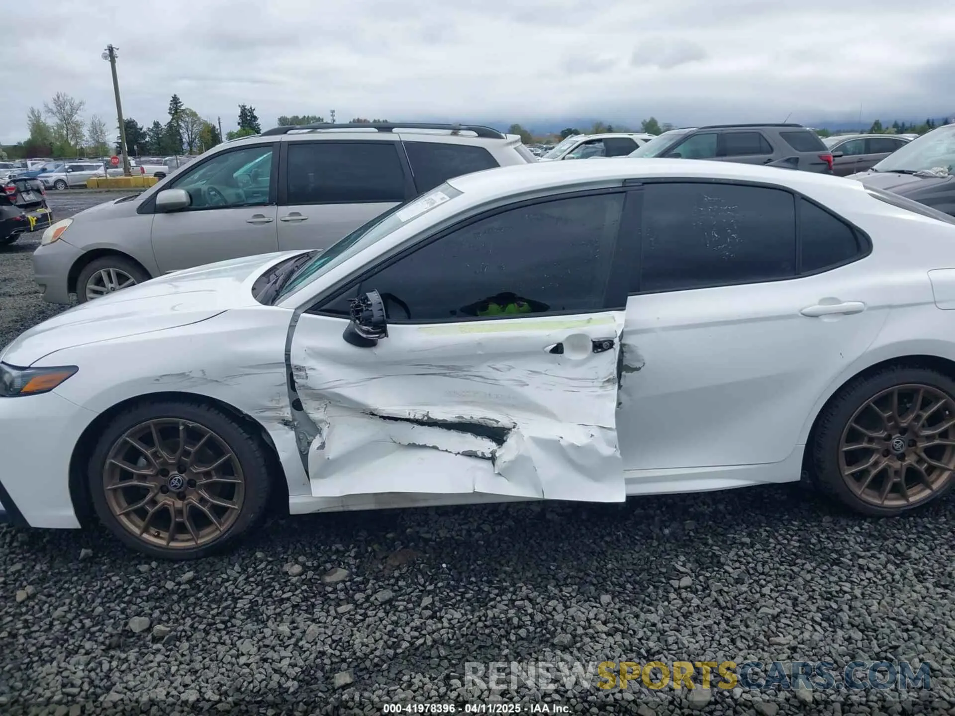 6 fotografías del automóvil dañado 4T1G11BKXPU103277 TOYOTA CAMRY 2023