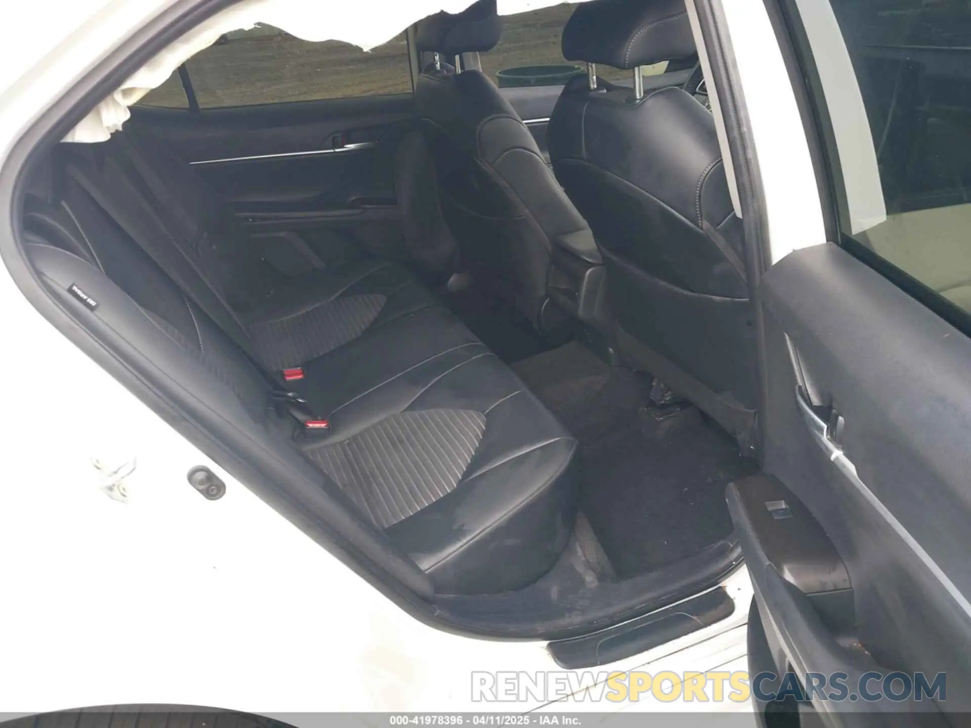 8 fotografías del automóvil dañado 4T1G11BKXPU103277 TOYOTA CAMRY 2023
