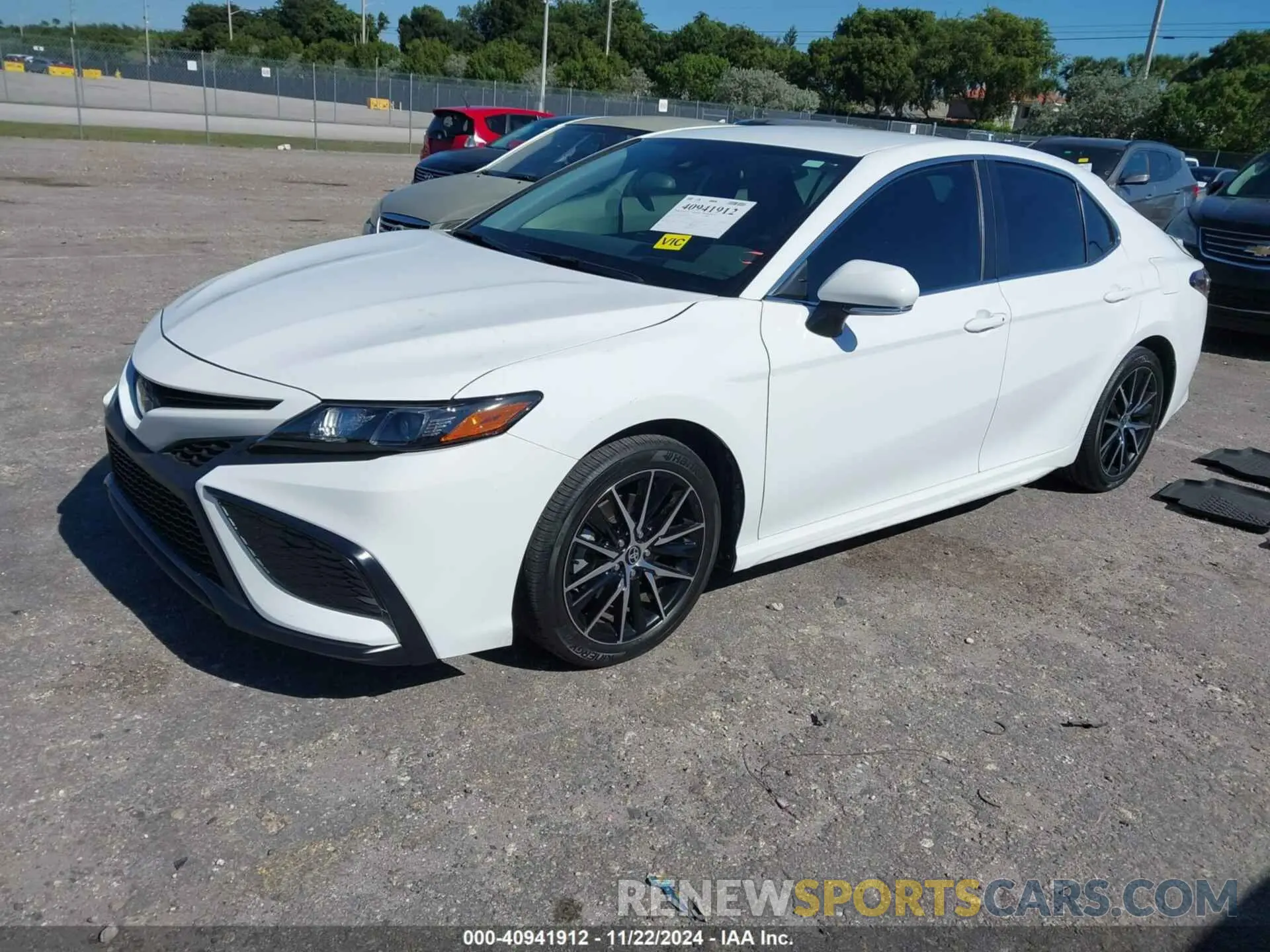 2 fotografías del automóvil dañado 4T1G31AK1PU616459 TOYOTA CAMRY 2023