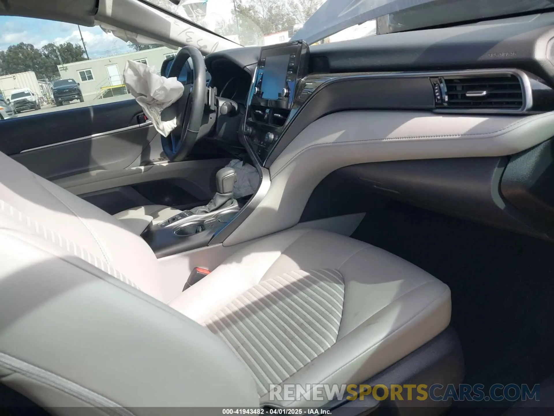 5 fotografías del automóvil dañado 4T1G31AK2PU608368 TOYOTA CAMRY 2023
