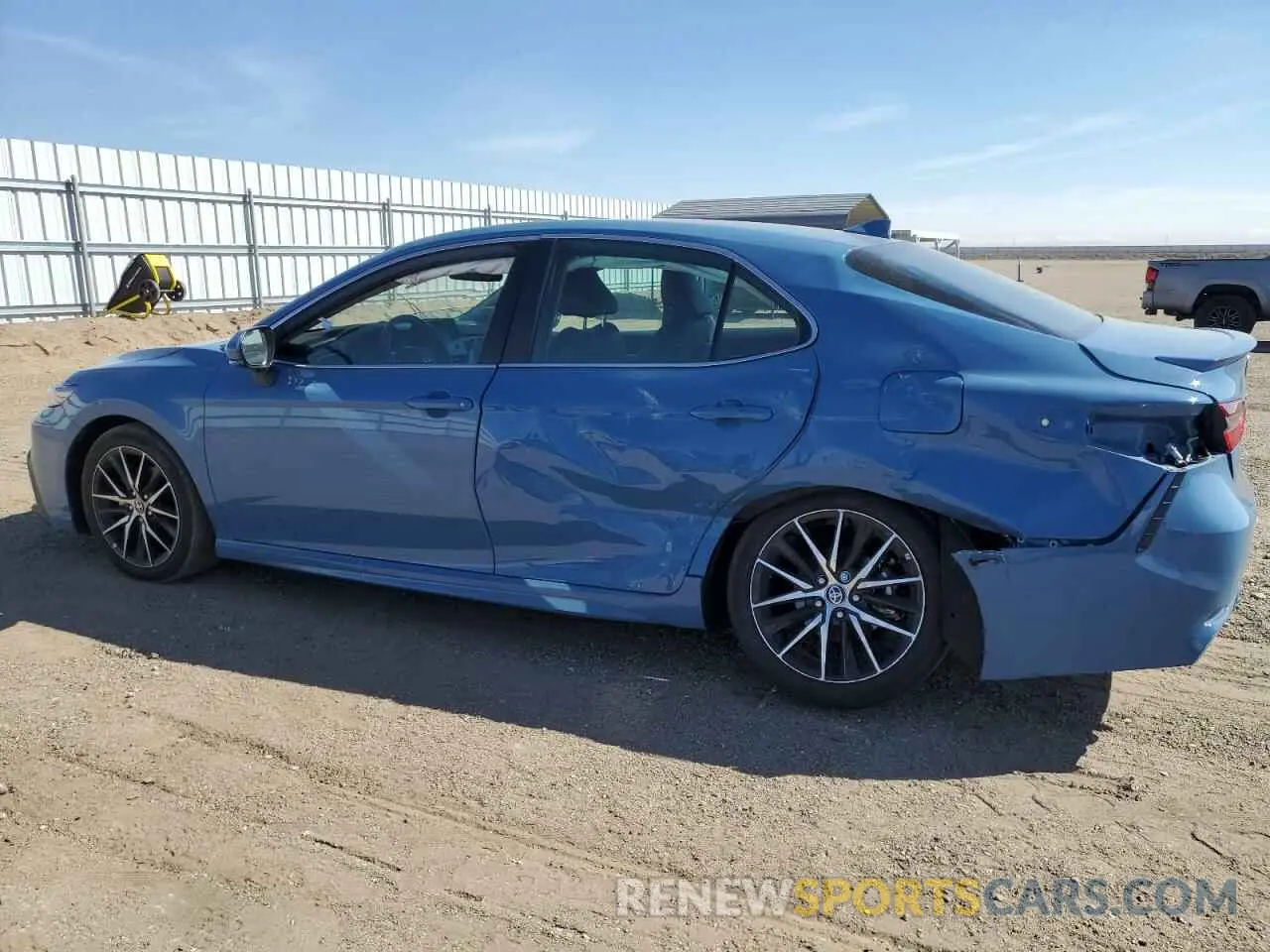 2 fotografías del automóvil dañado 4T1G31AK6PU056793 TOYOTA CAMRY 2023