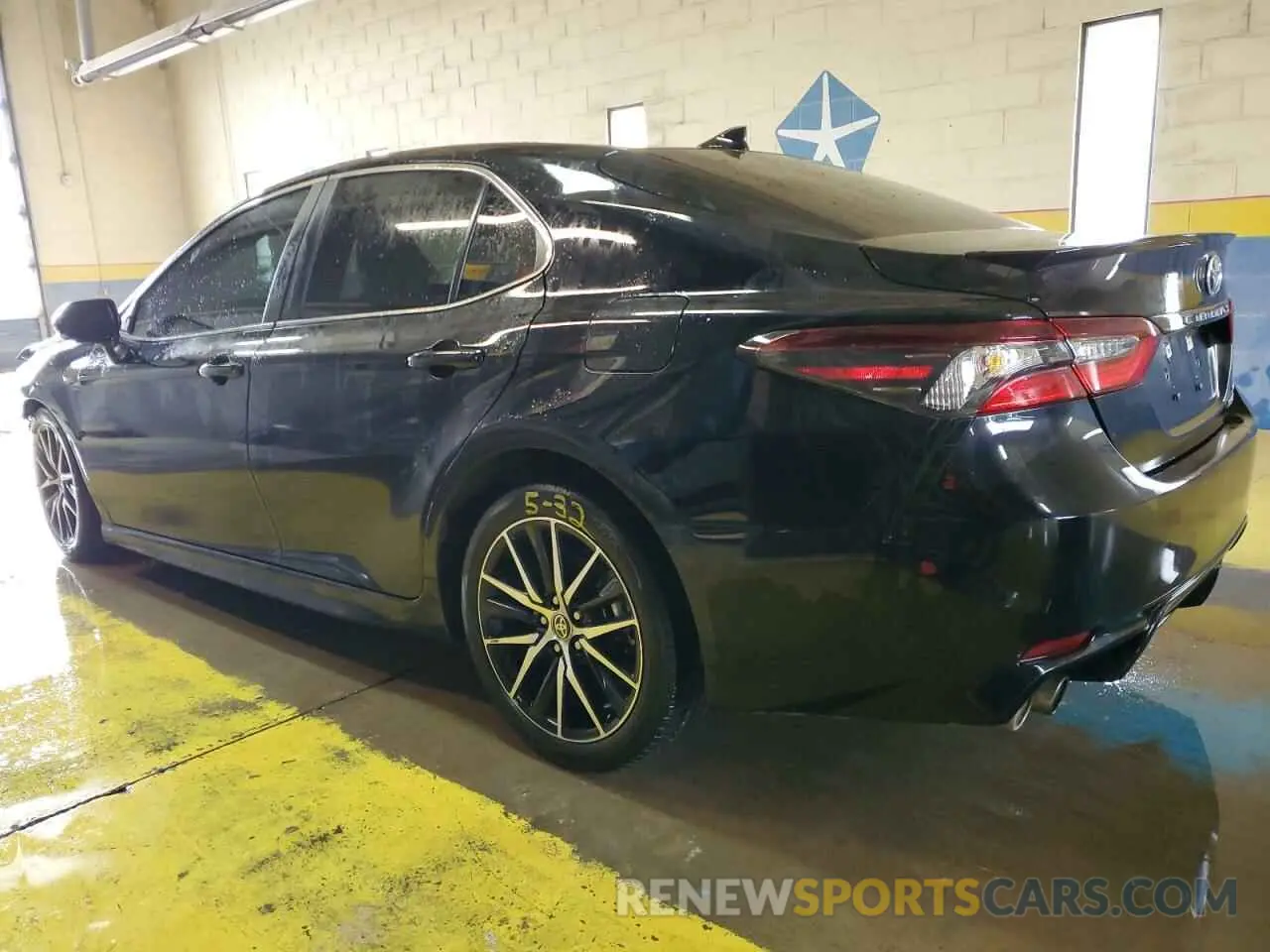 2 fotografías del automóvil dañado 4T1G31AK9PU619867 TOYOTA CAMRY 2023