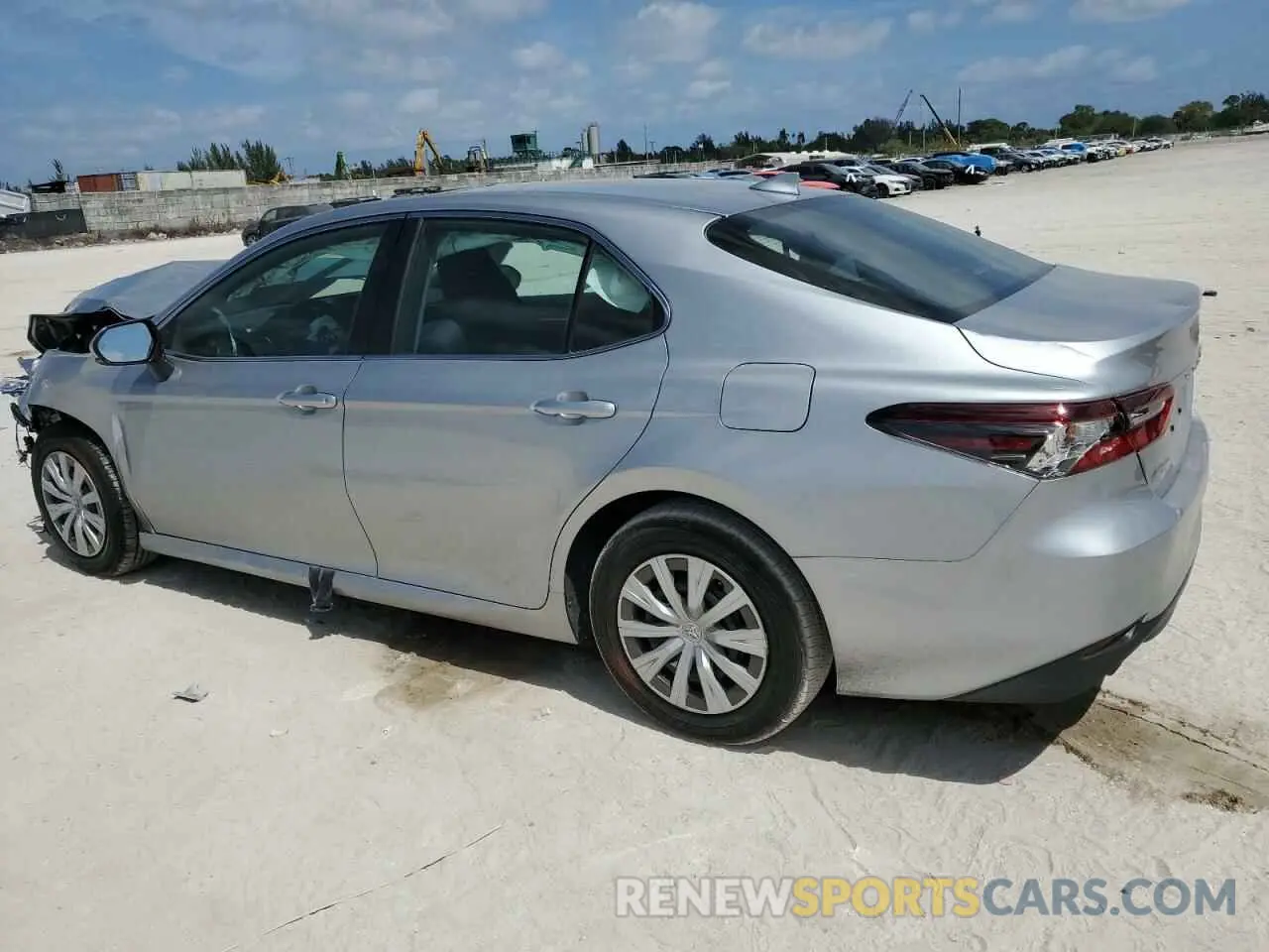 2 fotografías del automóvil dañado 4T1H31AKXPU046272 TOYOTA CAMRY 2023