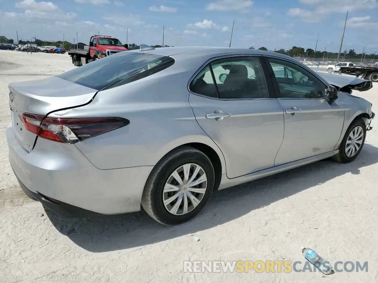 3 fotografías del automóvil dañado 4T1H31AKXPU046272 TOYOTA CAMRY 2023