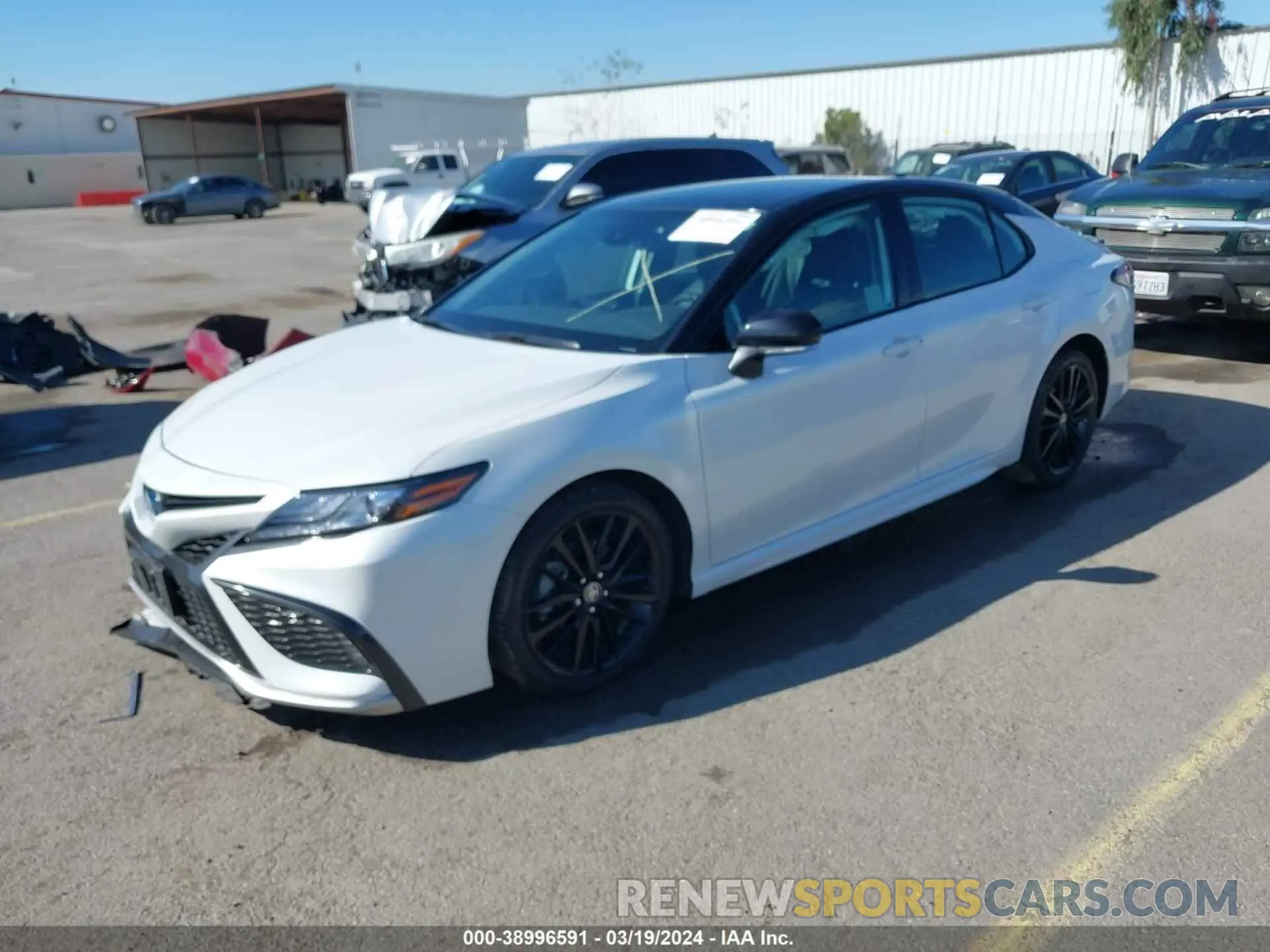 2 fotografías del automóvil dañado 4T1K31AK0PU051003 TOYOTA CAMRY 2023