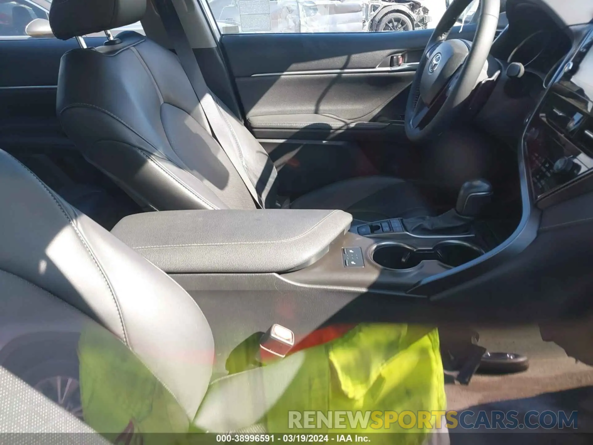 5 fotografías del automóvil dañado 4T1K31AK0PU051003 TOYOTA CAMRY 2023