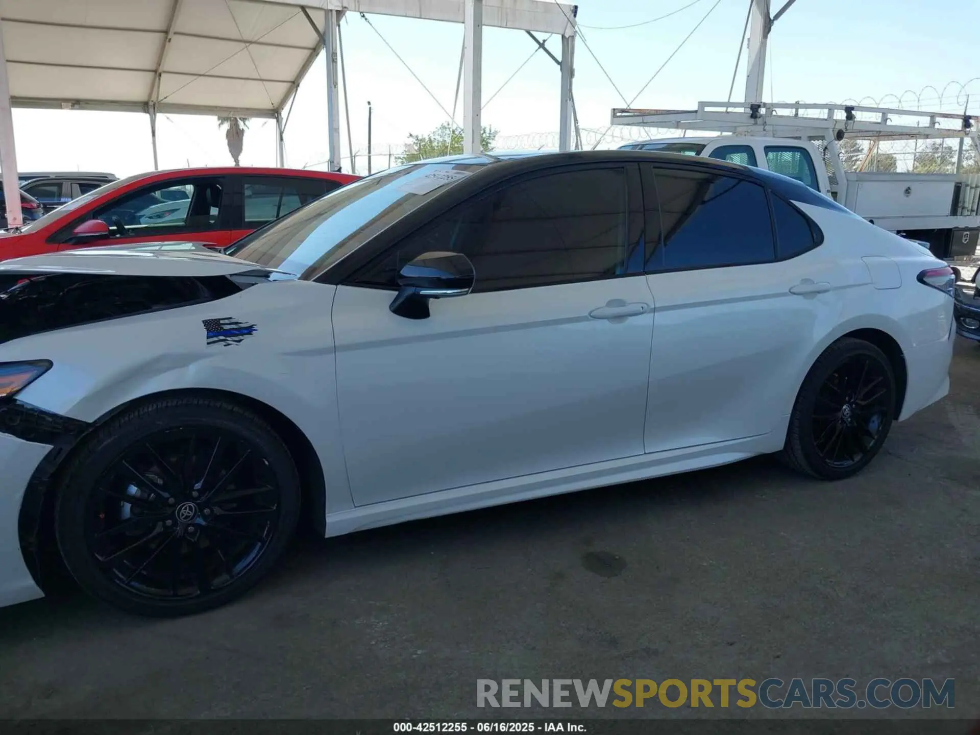 14 fotografías del automóvil dañado 4T1K31AK1PU058106 TOYOTA CAMRY 2023