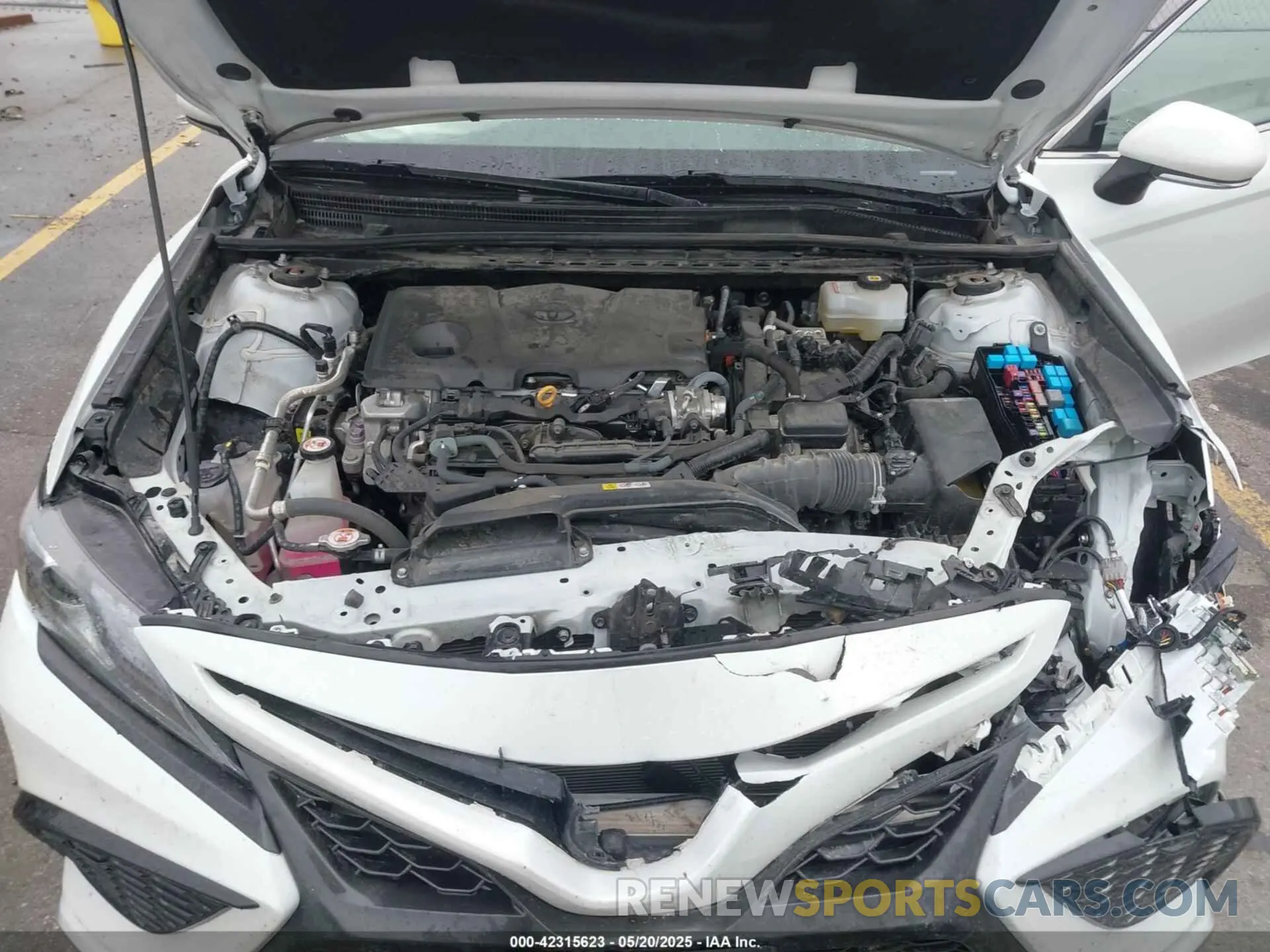 10 fotografías del automóvil dañado 4T1K31AK1PU603690 TOYOTA CAMRY 2023