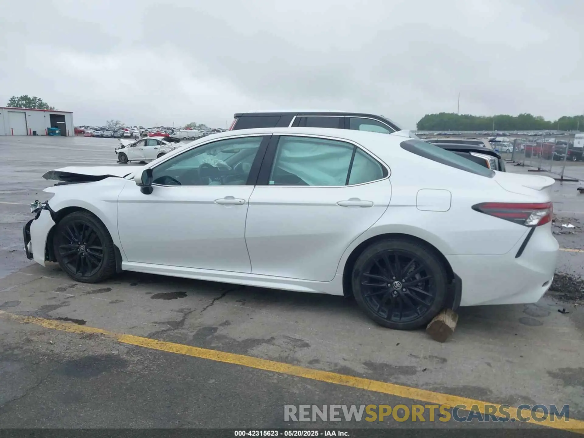 14 fotografías del automóvil dañado 4T1K31AK1PU603690 TOYOTA CAMRY 2023