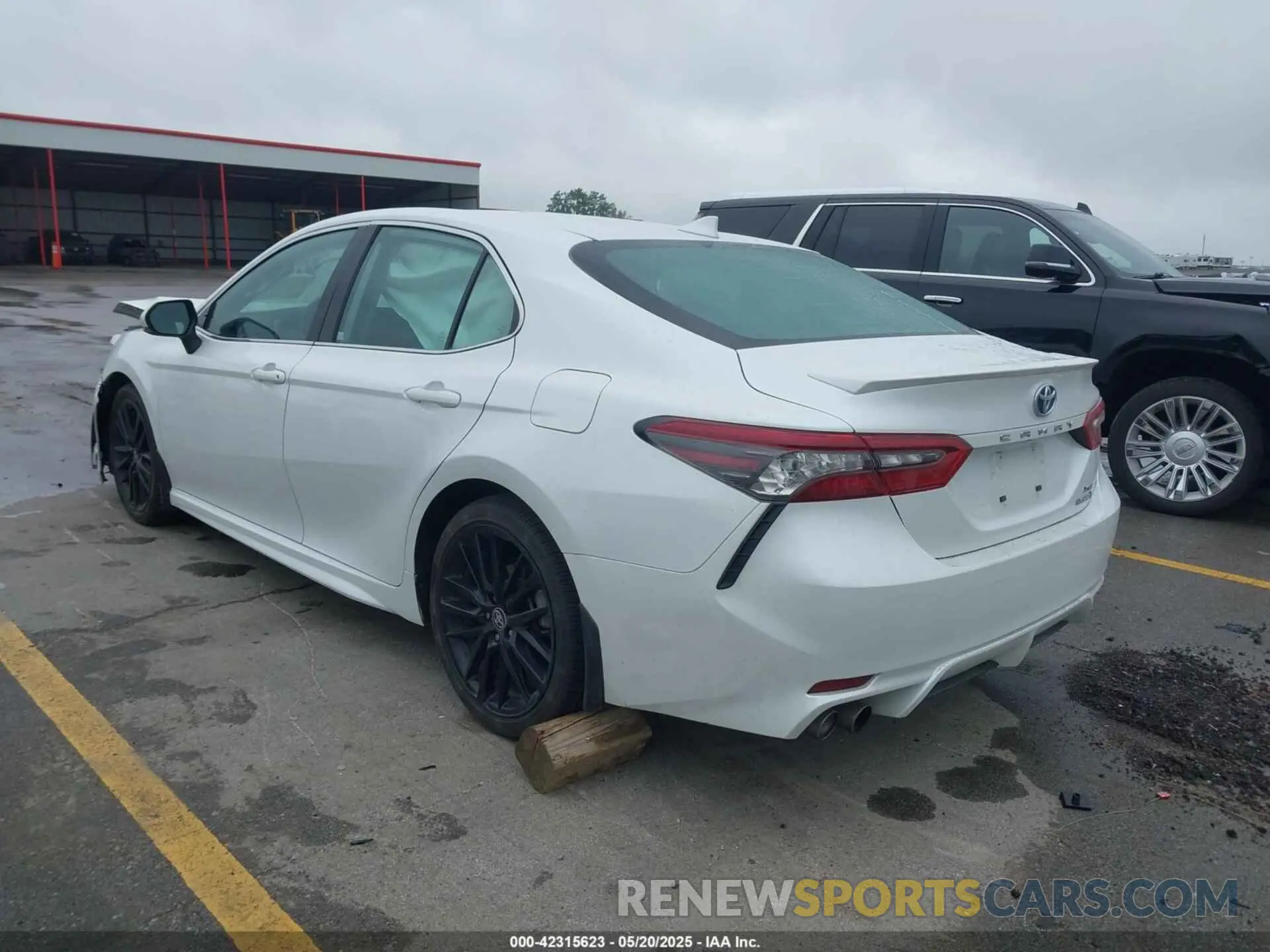 3 fotografías del automóvil dañado 4T1K31AK1PU603690 TOYOTA CAMRY 2023